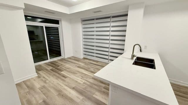 470 Dundas Street E 1009, Hamilton, ON L8B 2A6