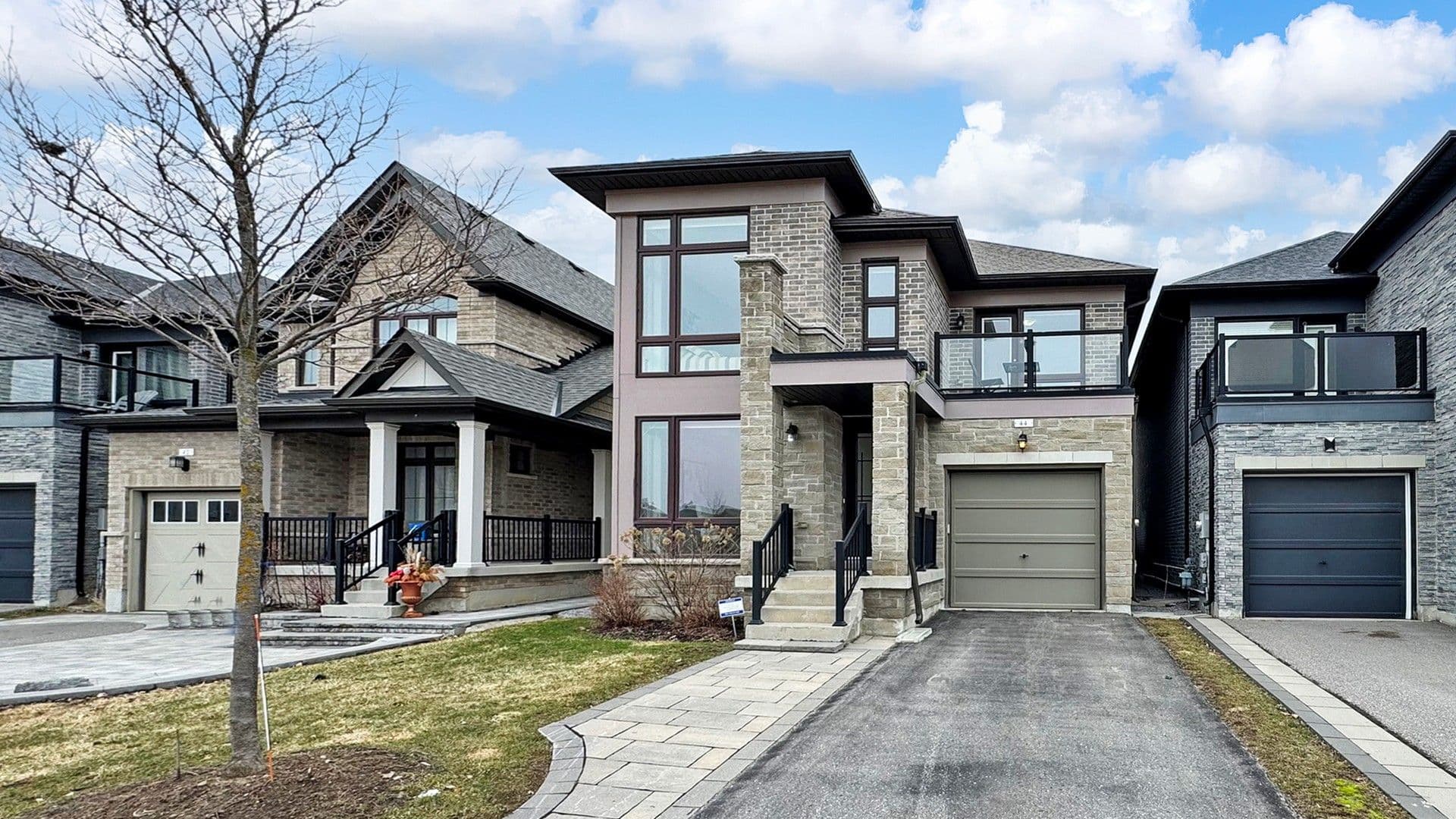 44 Festival Court, East Gwillimbury, ON L9N 0N8