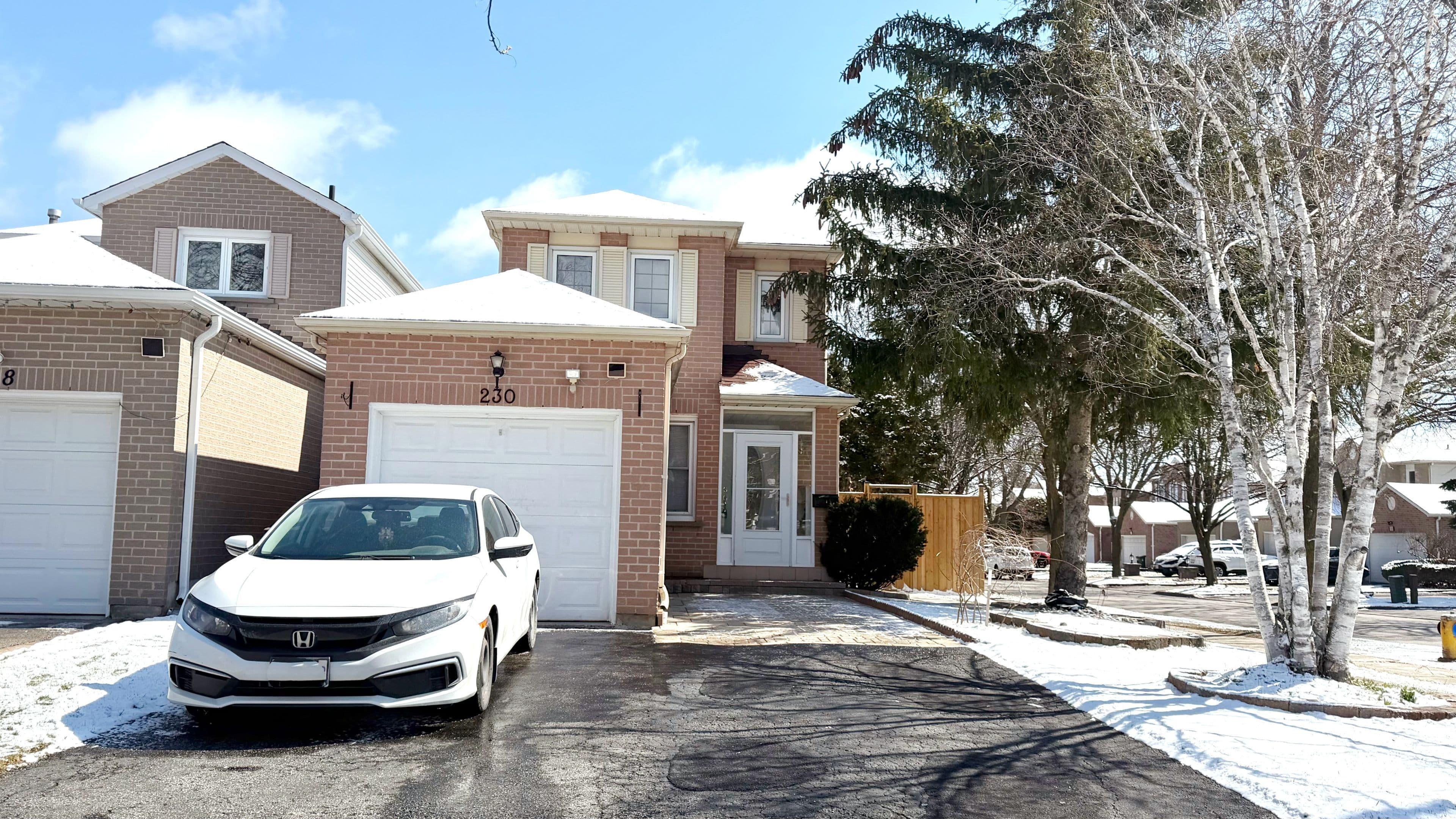 230 Enchanted Hills Crescent, Toronto E07, ON M1V 3P3
