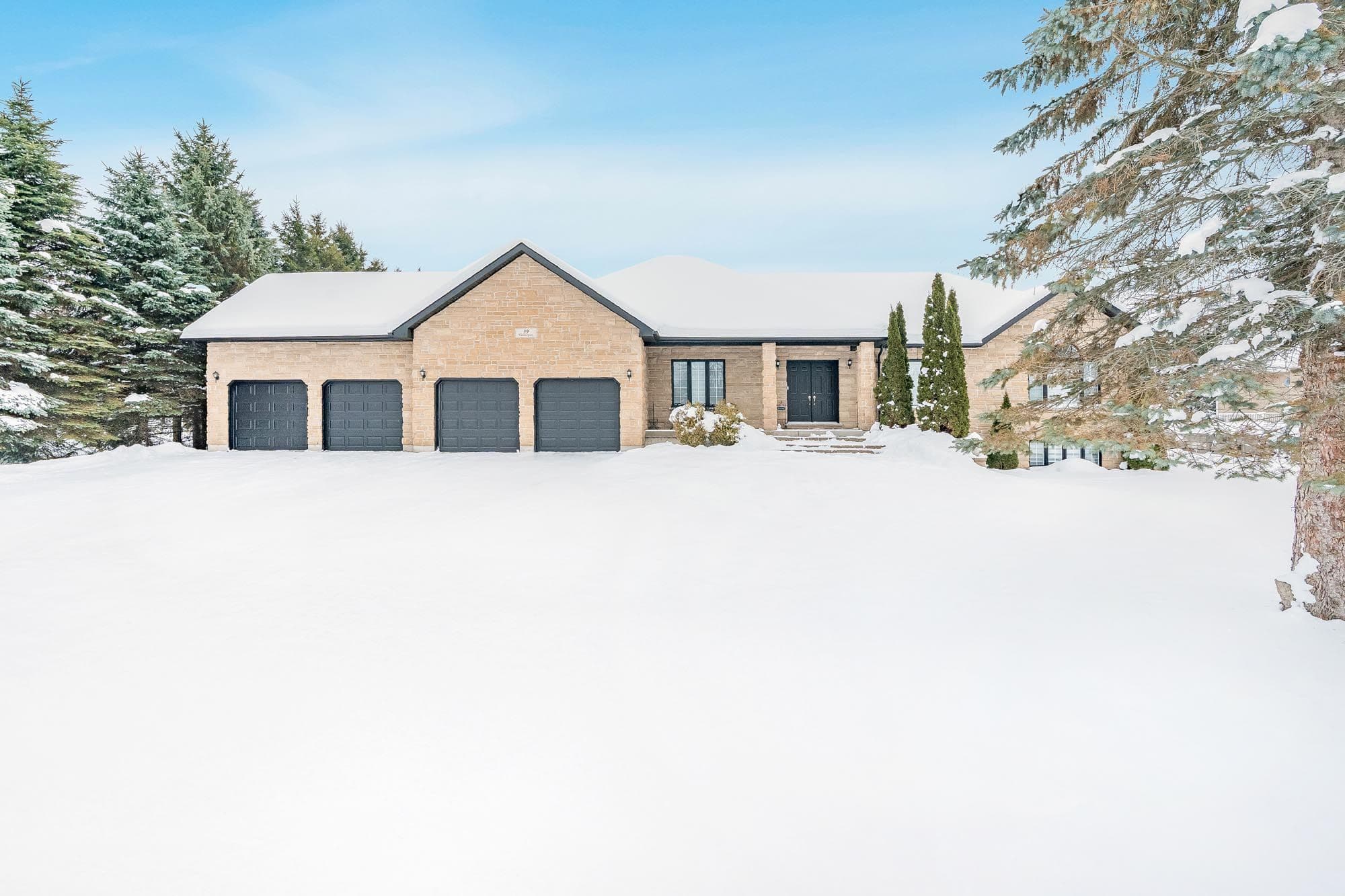 39 Vanderpost Crescent, Essa, ON L0L 2N0