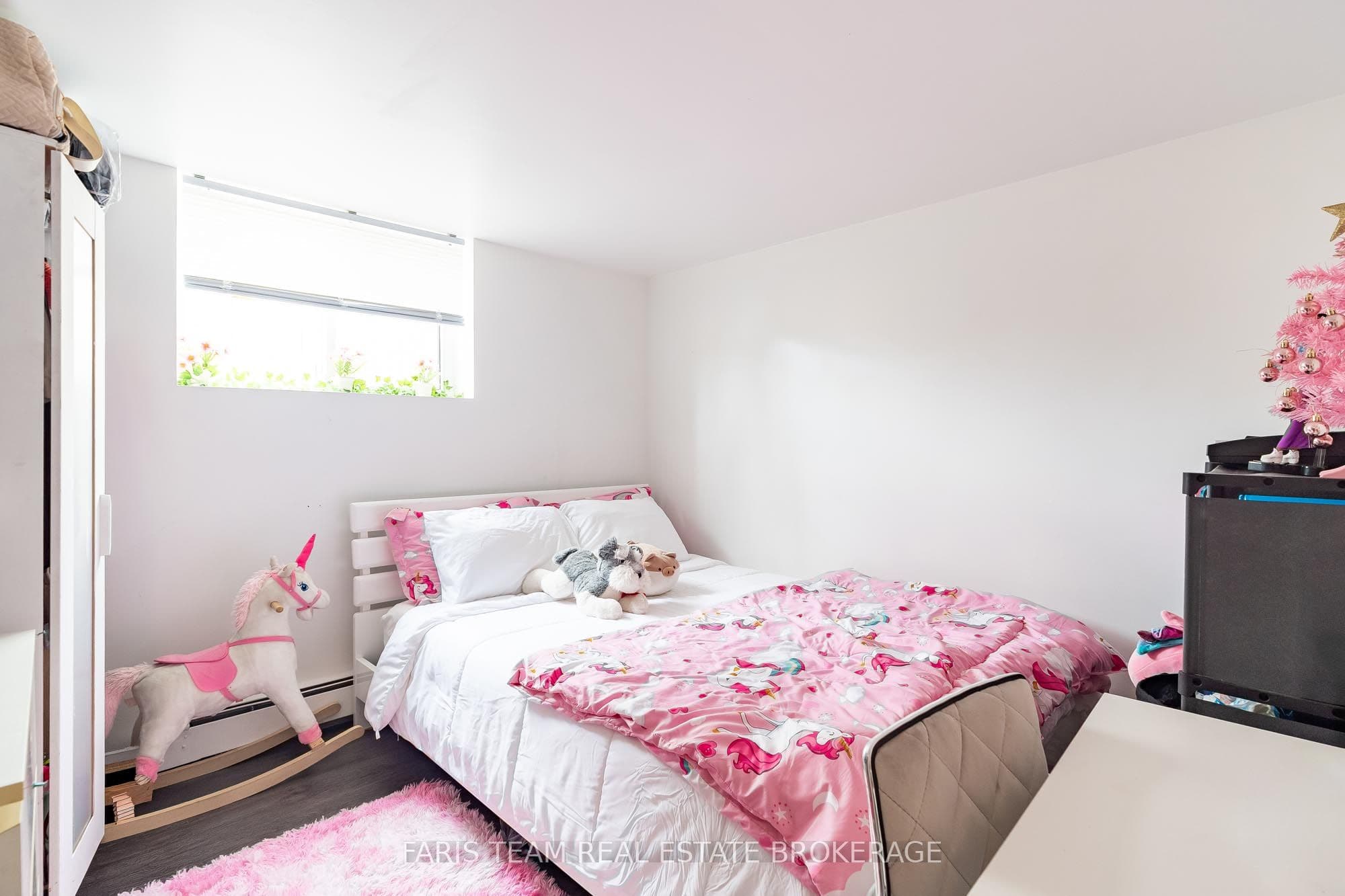 60 River Avenue Crescent, Wasaga Beach, ON L9Z 2K6