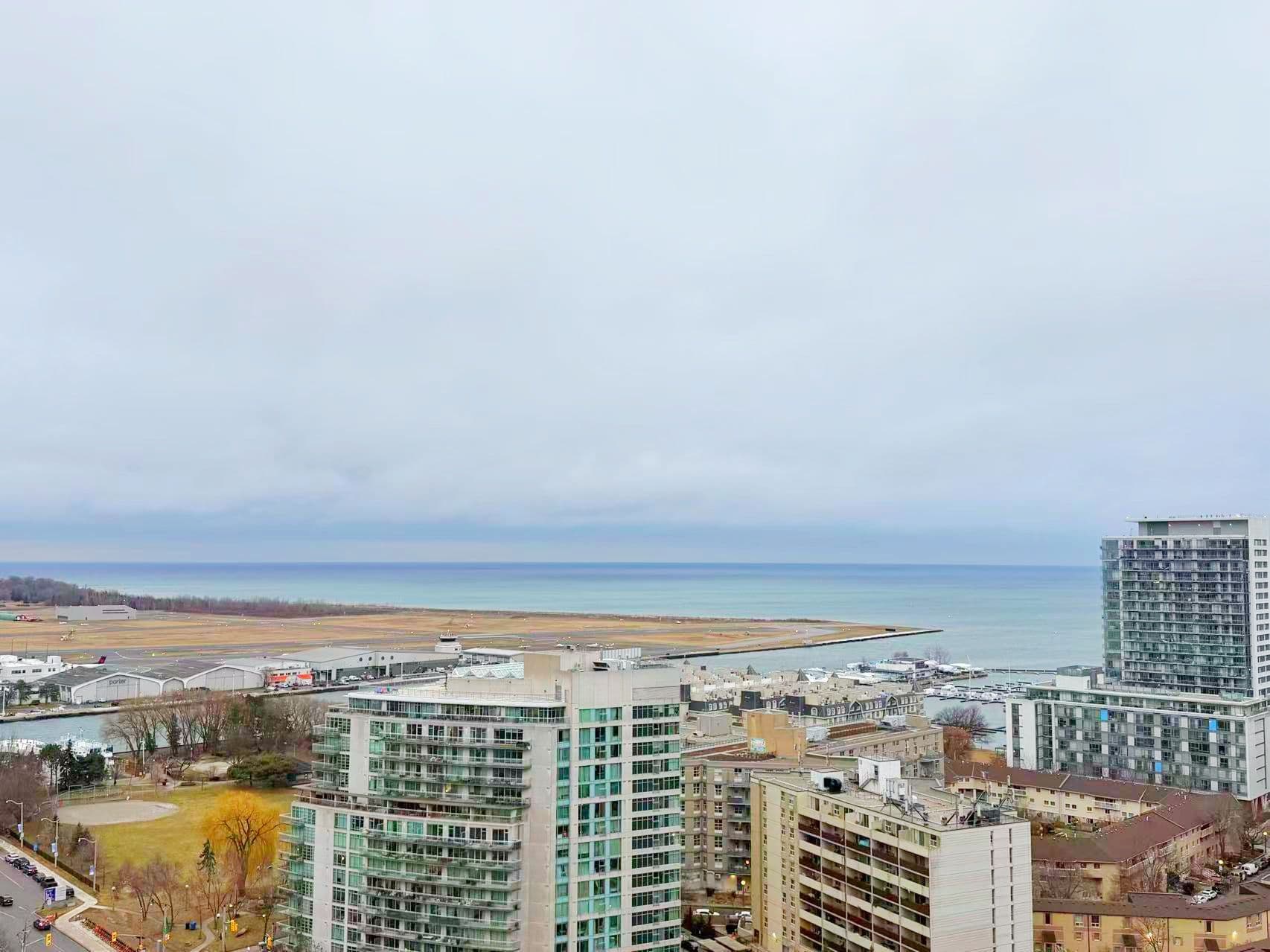 17 Bathurst Street 2615, Toronto C01, ON M5V 0N1