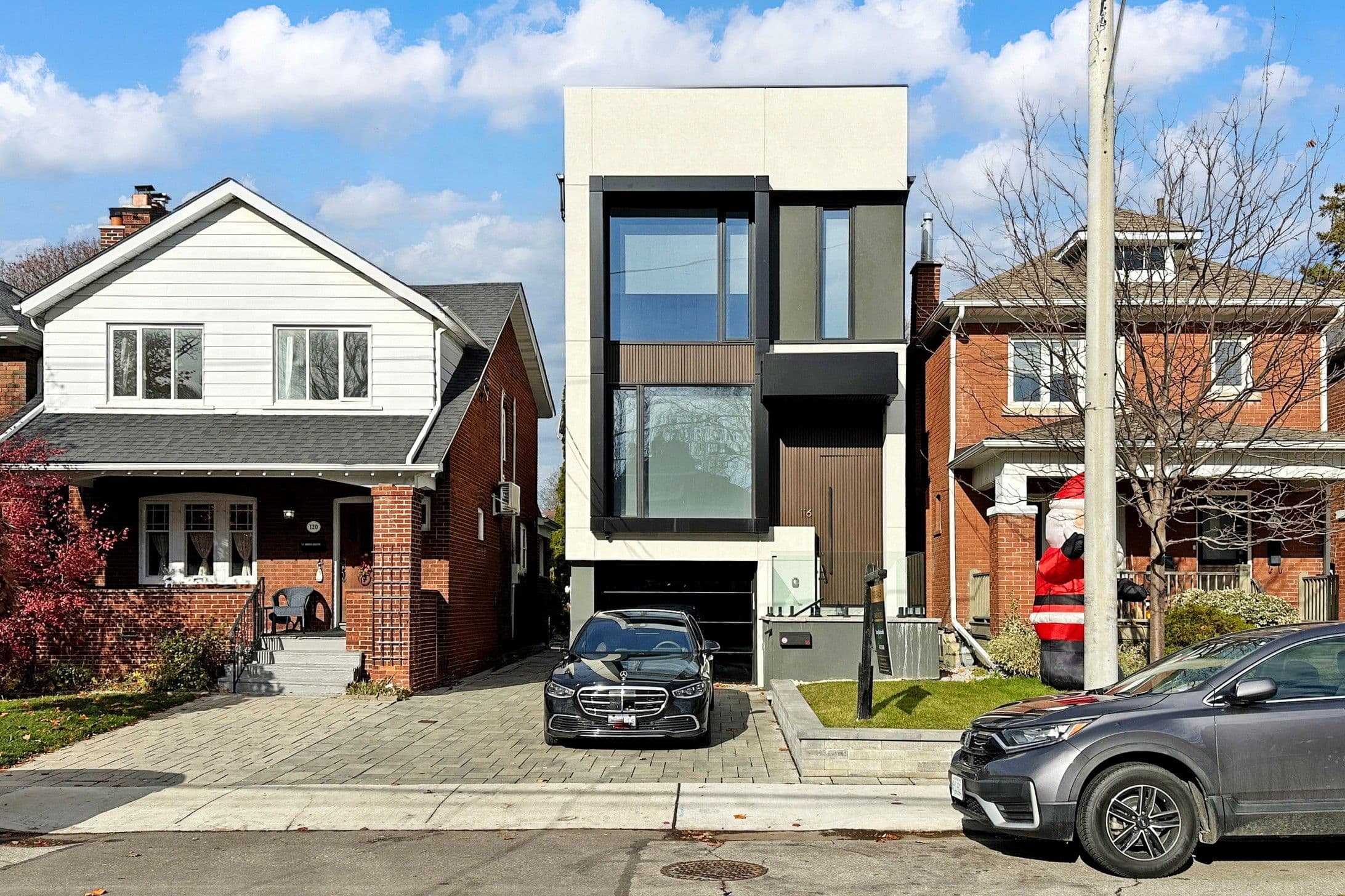 116 Deloraine Avenue, Toronto C04, ON M5M 2A9