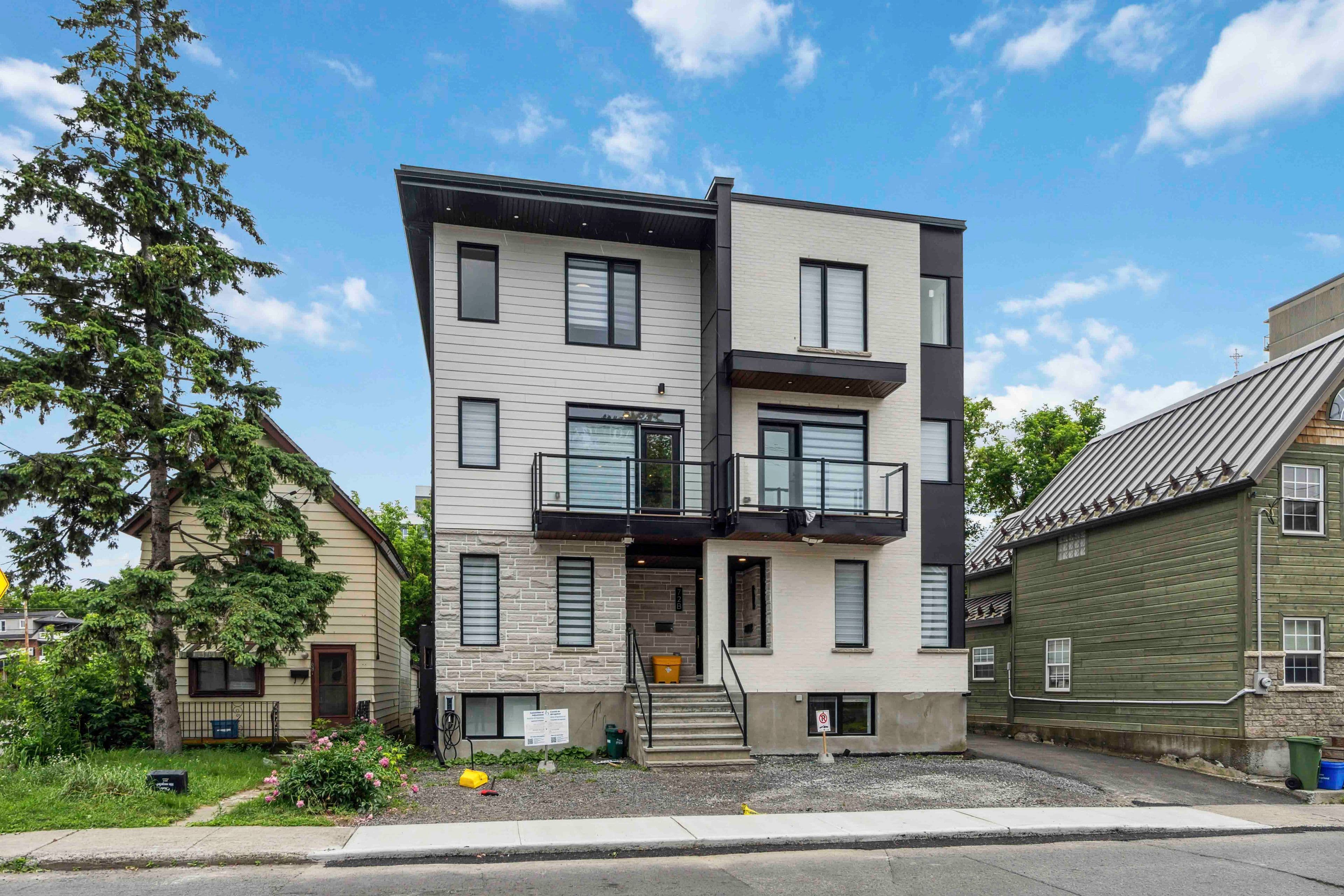 72 Armstrong Street E, West Centre Town, ON K1Y 2V7