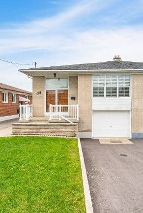 128 Hullmar Drive Bsmt, Toronto W05, ON M3N 2E6