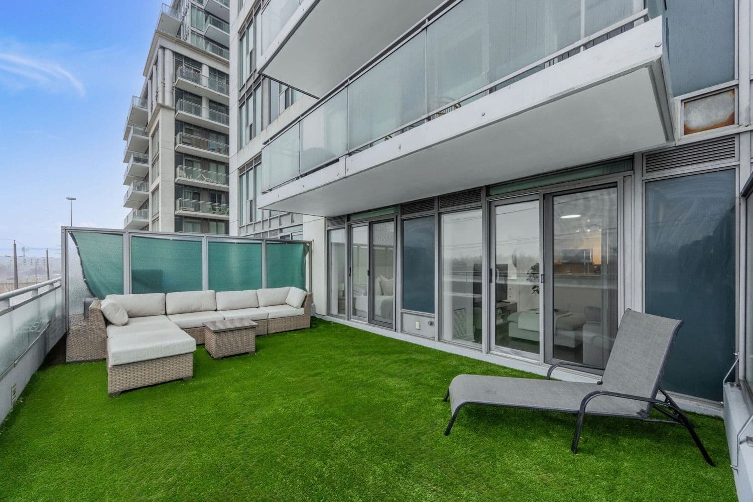 2121 Lake Shore Boulevard W 504, Toronto W06, ON M8V 4E9