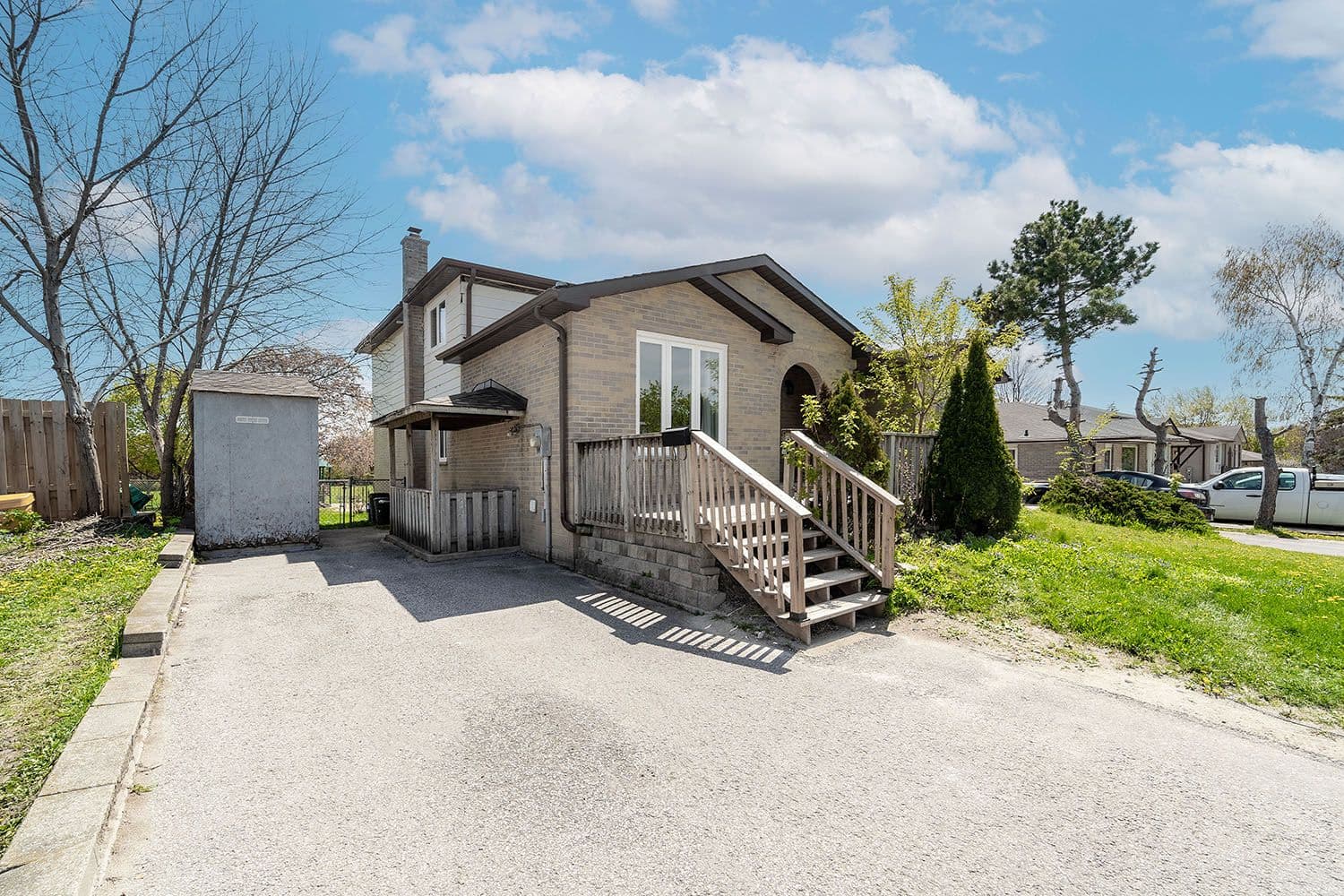 39 SYLVIA Street, Barrie, ON L4M 5J2