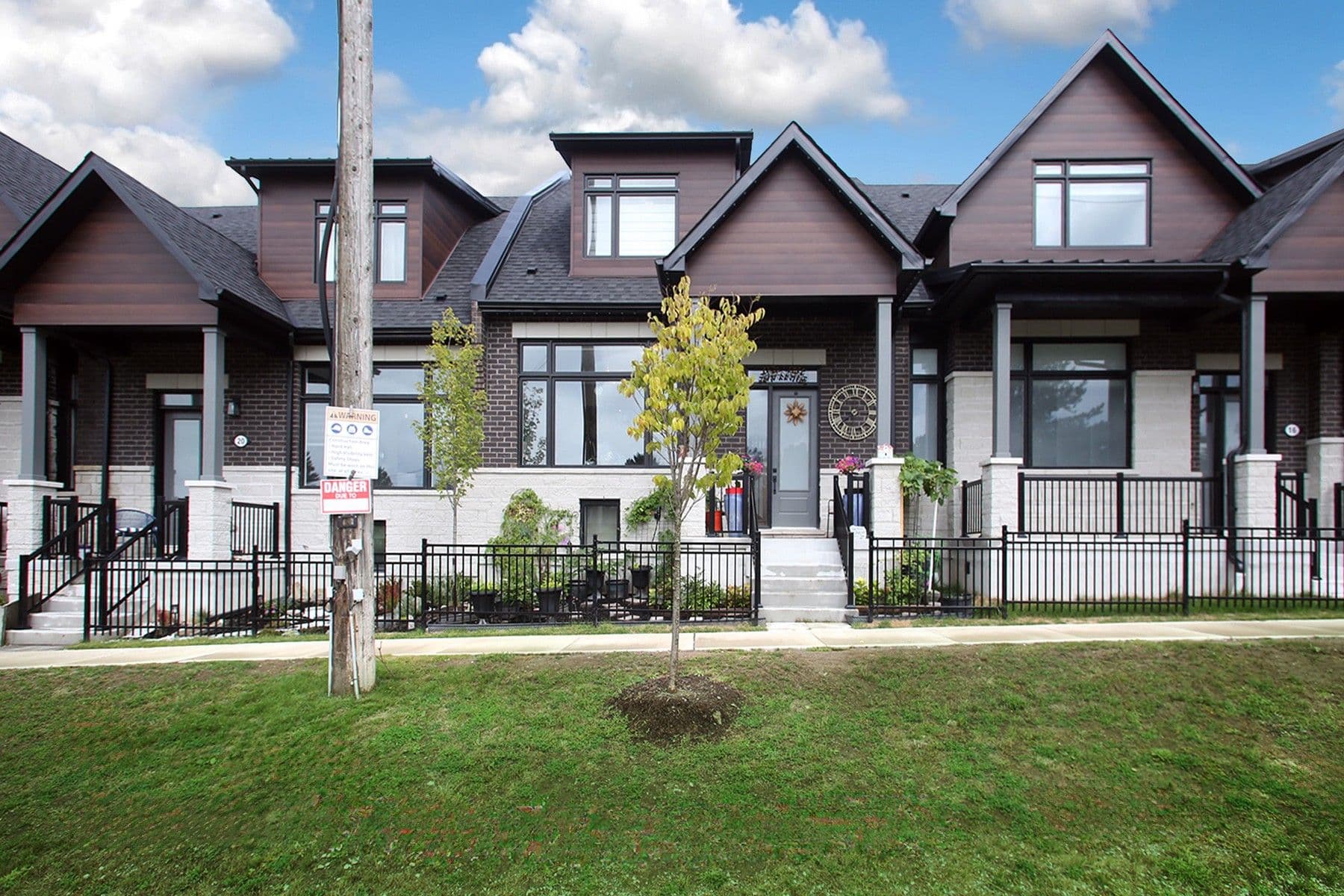 18 Vern Robertson Gate, Uxbridge, ON L9P 0R9