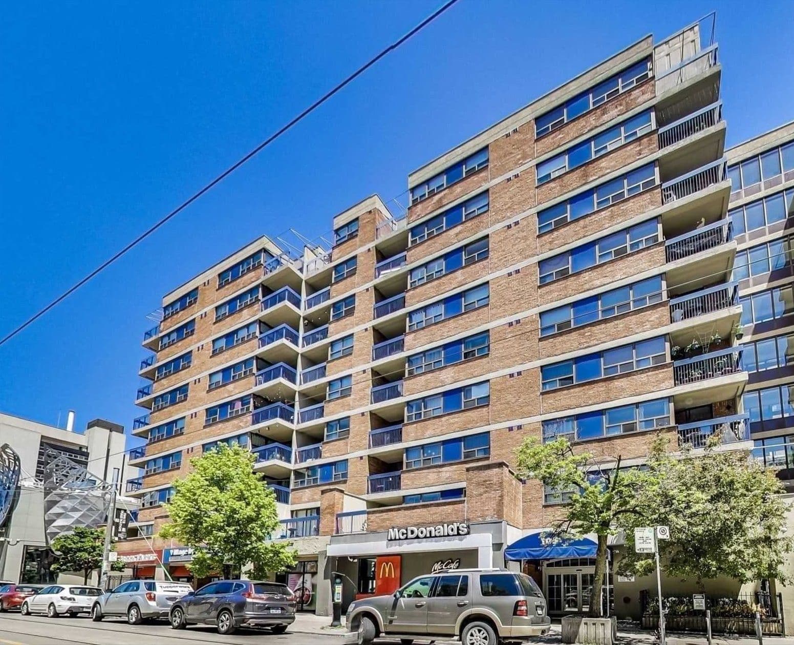 105 Mc Caul Street 804, Toronto C01, ON M5T 2X4