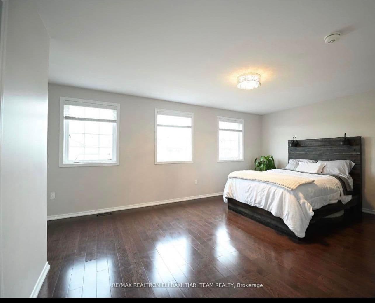 1226 Leslie Drive Master Room, Innisfil, ON L9S 0G3