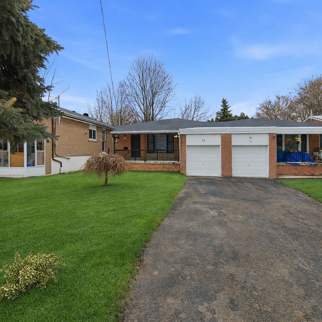 35 Regatta Crescent, Toronto C07, ON M2R 2X7