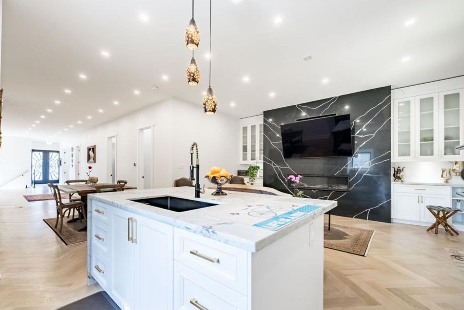 215 Bayview Avenue, Georgina, ON L4P 2T3