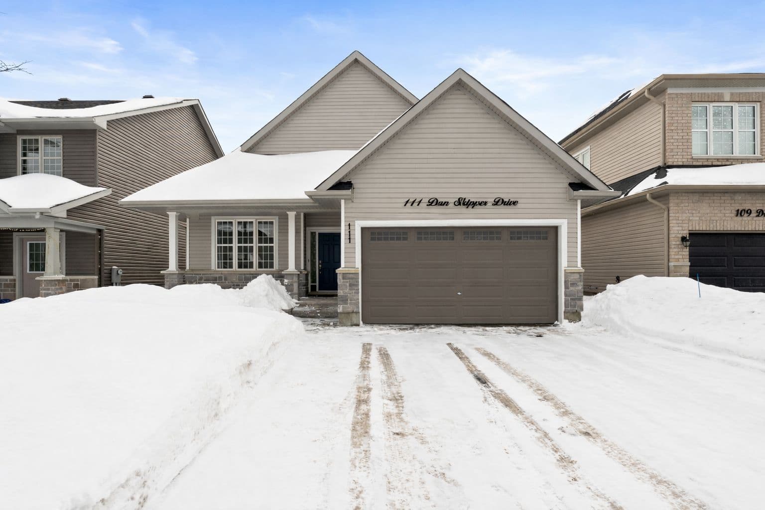 111 Dun Skipper Drive, Blossom Park - Airport and Area, ON K1X 0G1