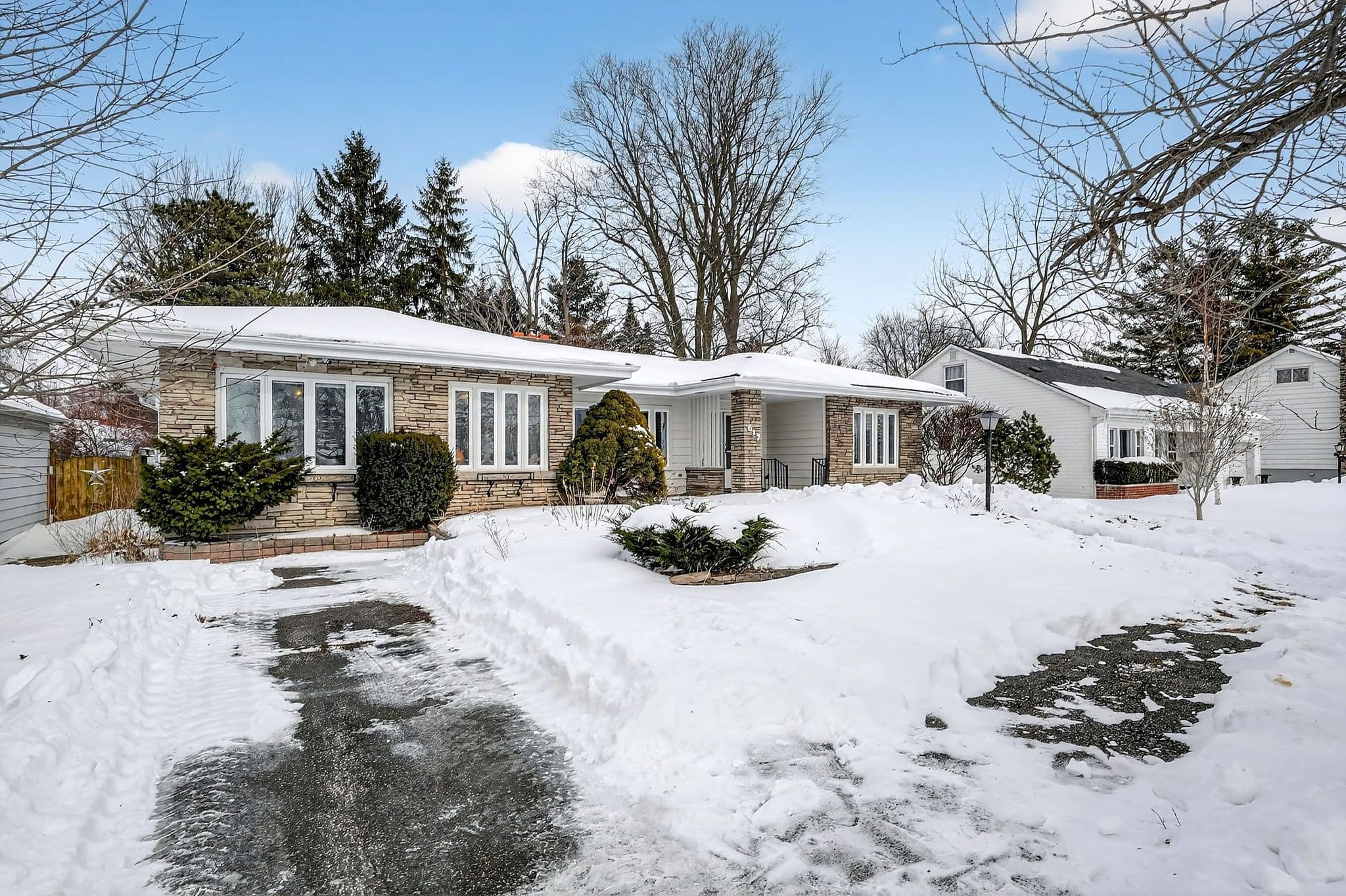 617 Lock Street W, Haldimand, ON N1A 1V9