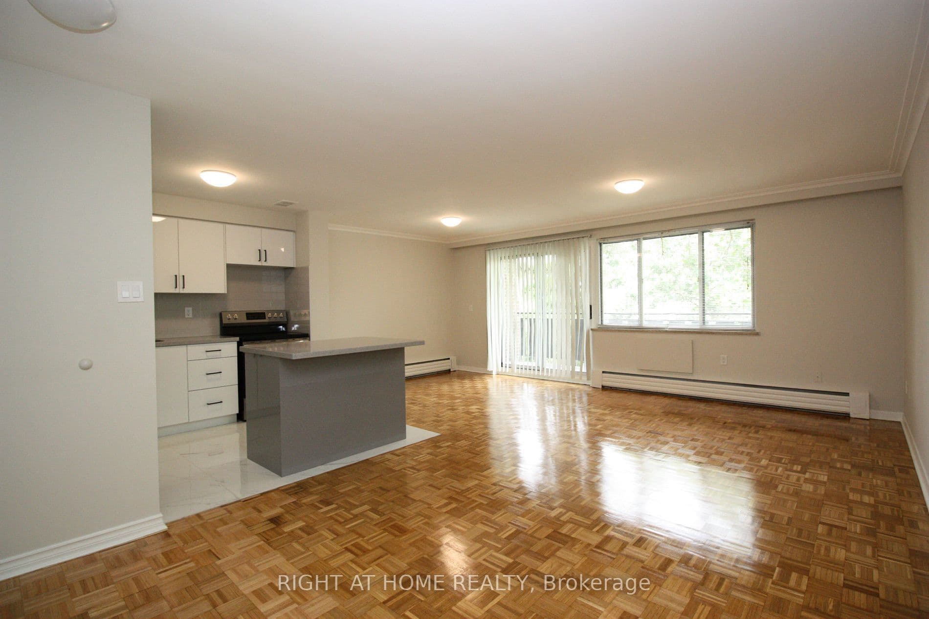 306 The West Mall N/A 206, Toronto W08, ON M9C 1C8