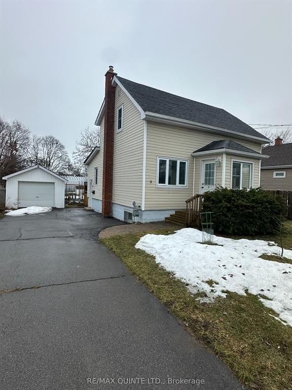 9 Wilkins Street, Belleville, ON K8P 1P2
