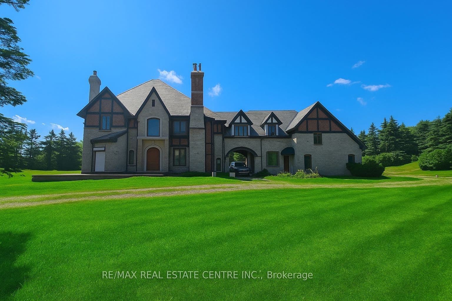 2 Edgeforest Drive, Brampton, ON L6P 0E1