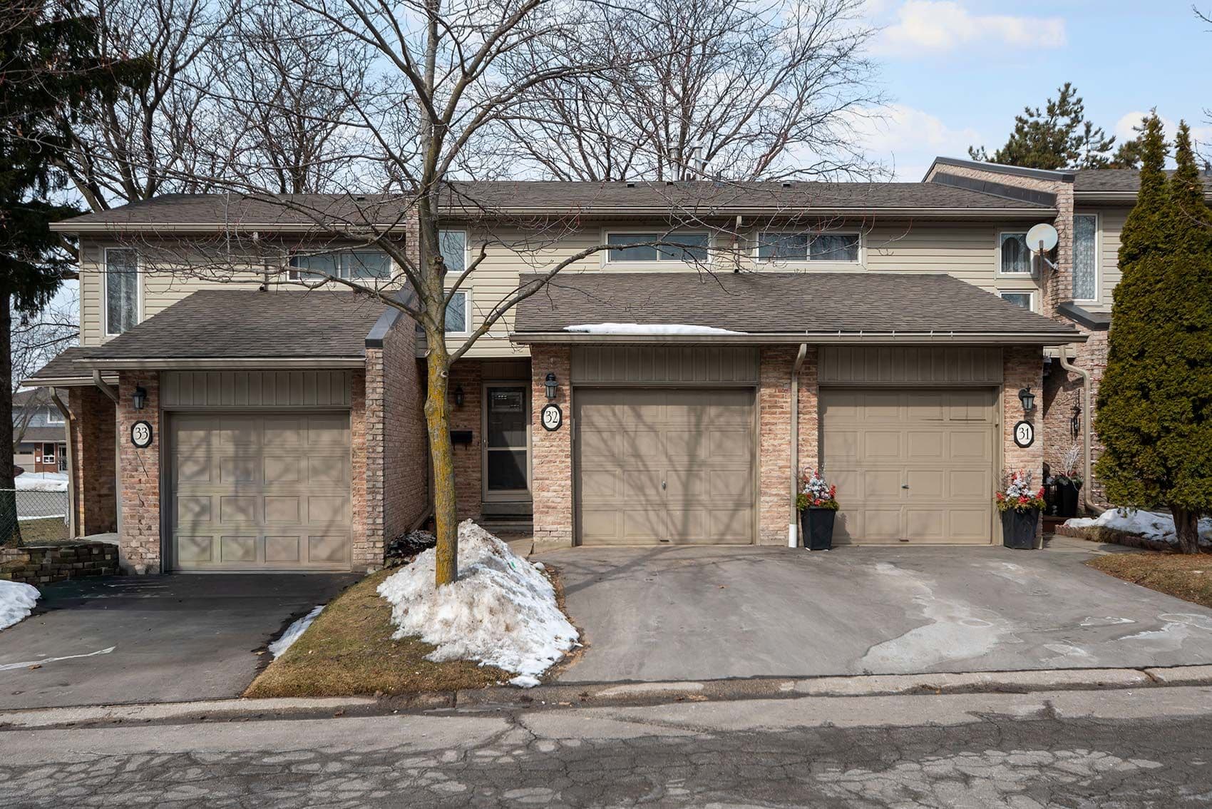 2075 Asta Drive S 32, Mississauga, ON L5A 2T5