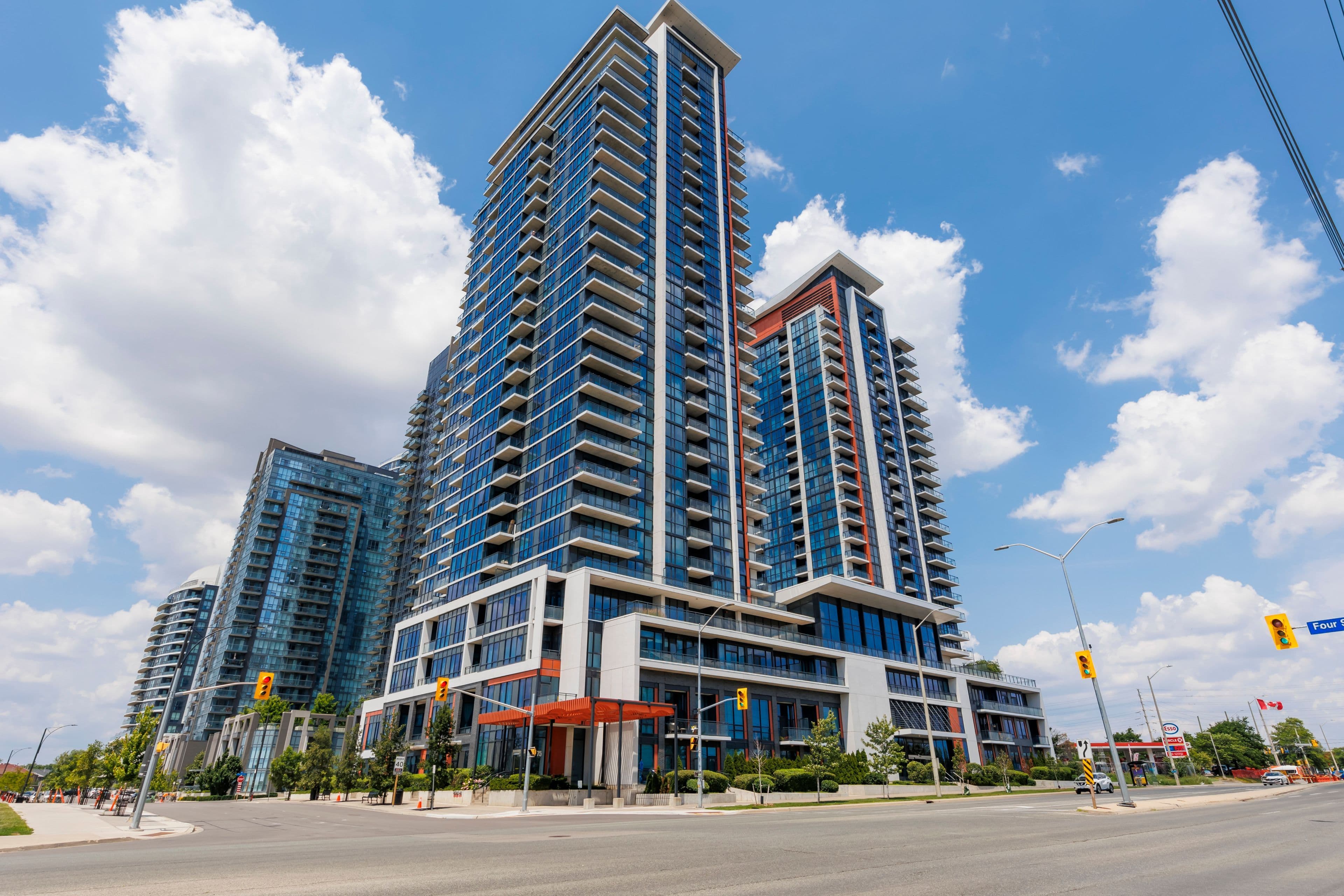 75 Eglinton Avenue W 405, Mississauga, ON L5R 0E5