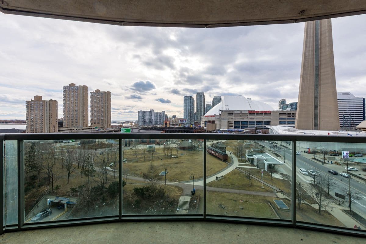 51 Lower Simcoe Street 1011, Toronto C01, ON M5J 3A2