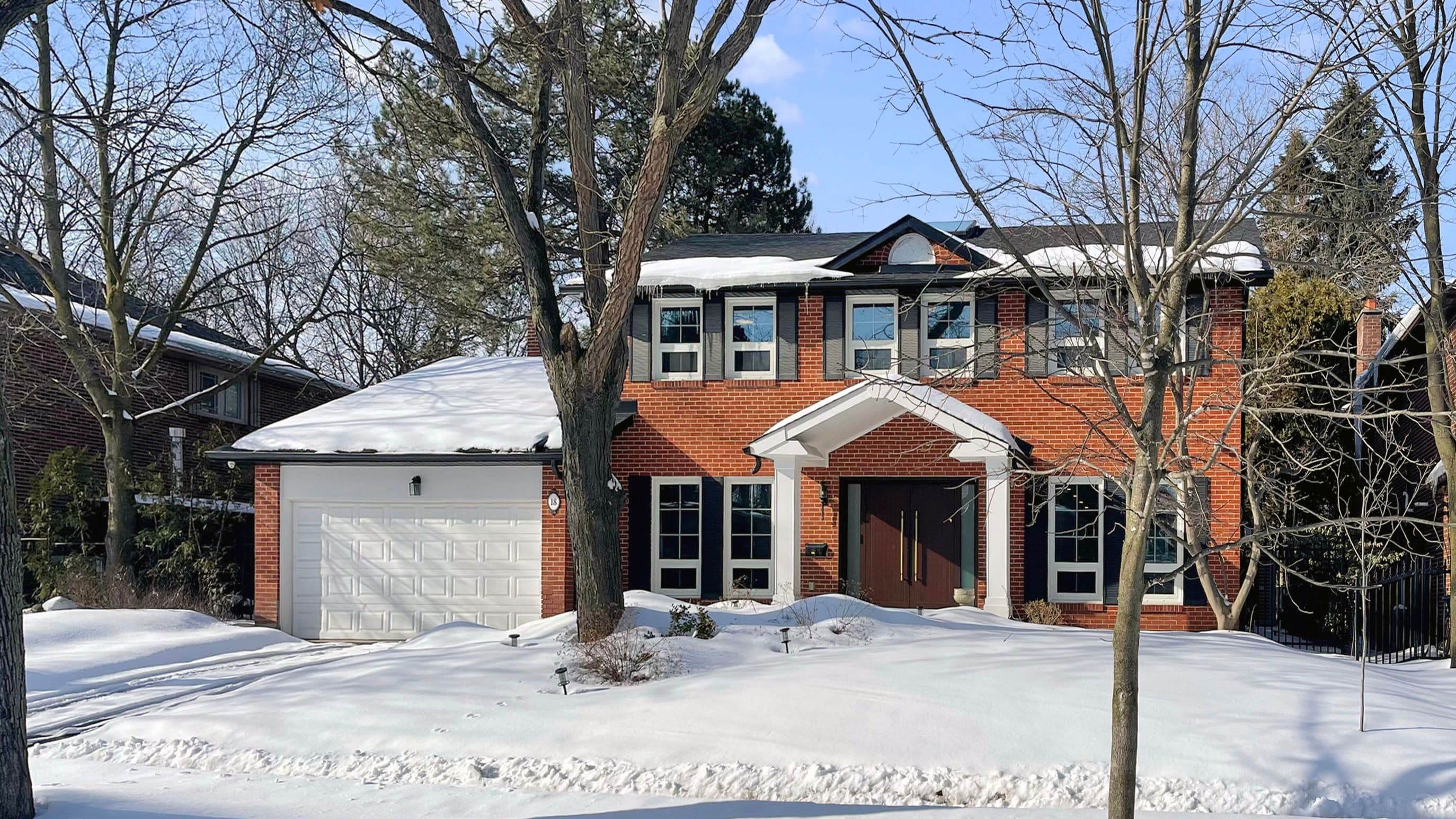 18 Cheval Drive, Toronto C13, ON M3B 1R6