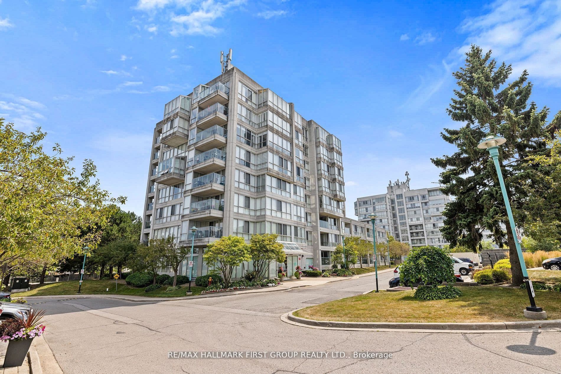 25 Cumberland Lane 701, Ajax, ON L1S 7K1