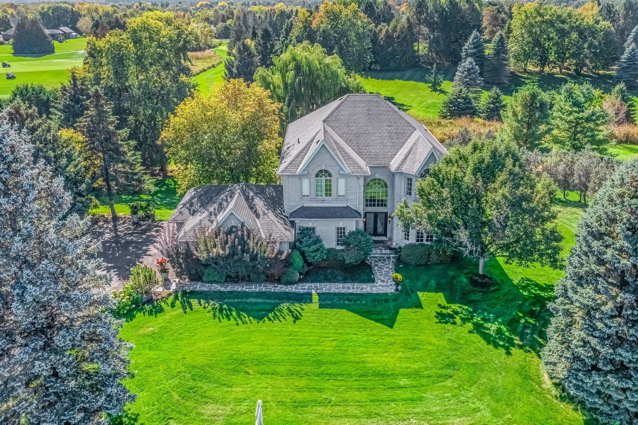 6 Golfway Court, Caledon, ON L7E 0B3