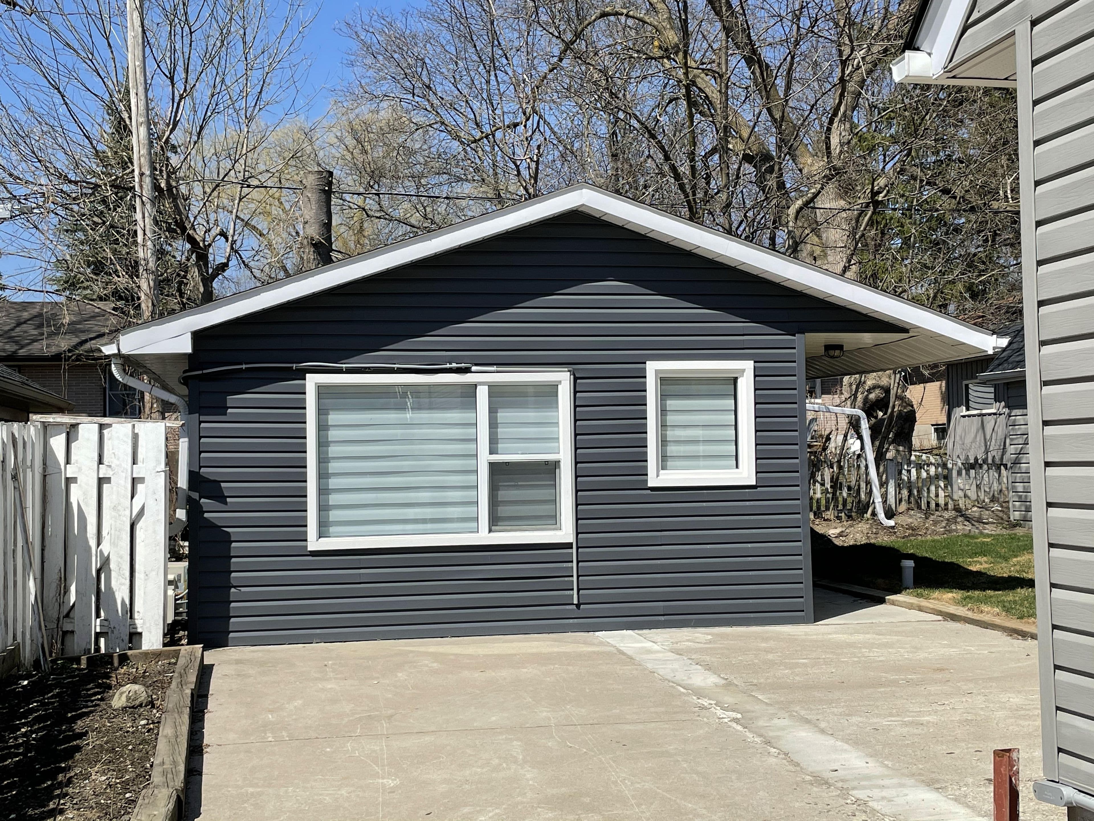 82 Gunn Street 3, Barrie, ON L4M 2H5