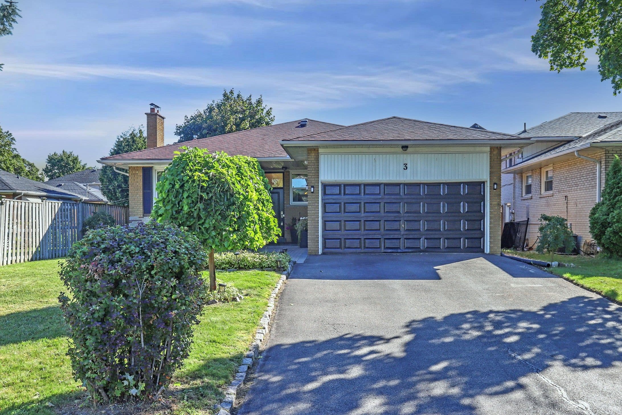 3 Hartsdale Drive, Toronto W09, ON M9R 2S1