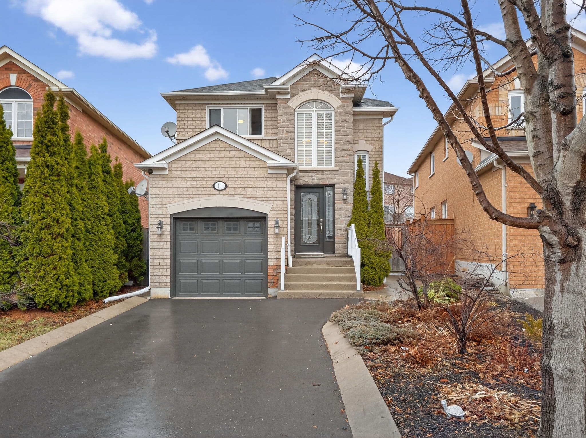 11 Bestview Crescent, Vaughan, ON L6A 3S8