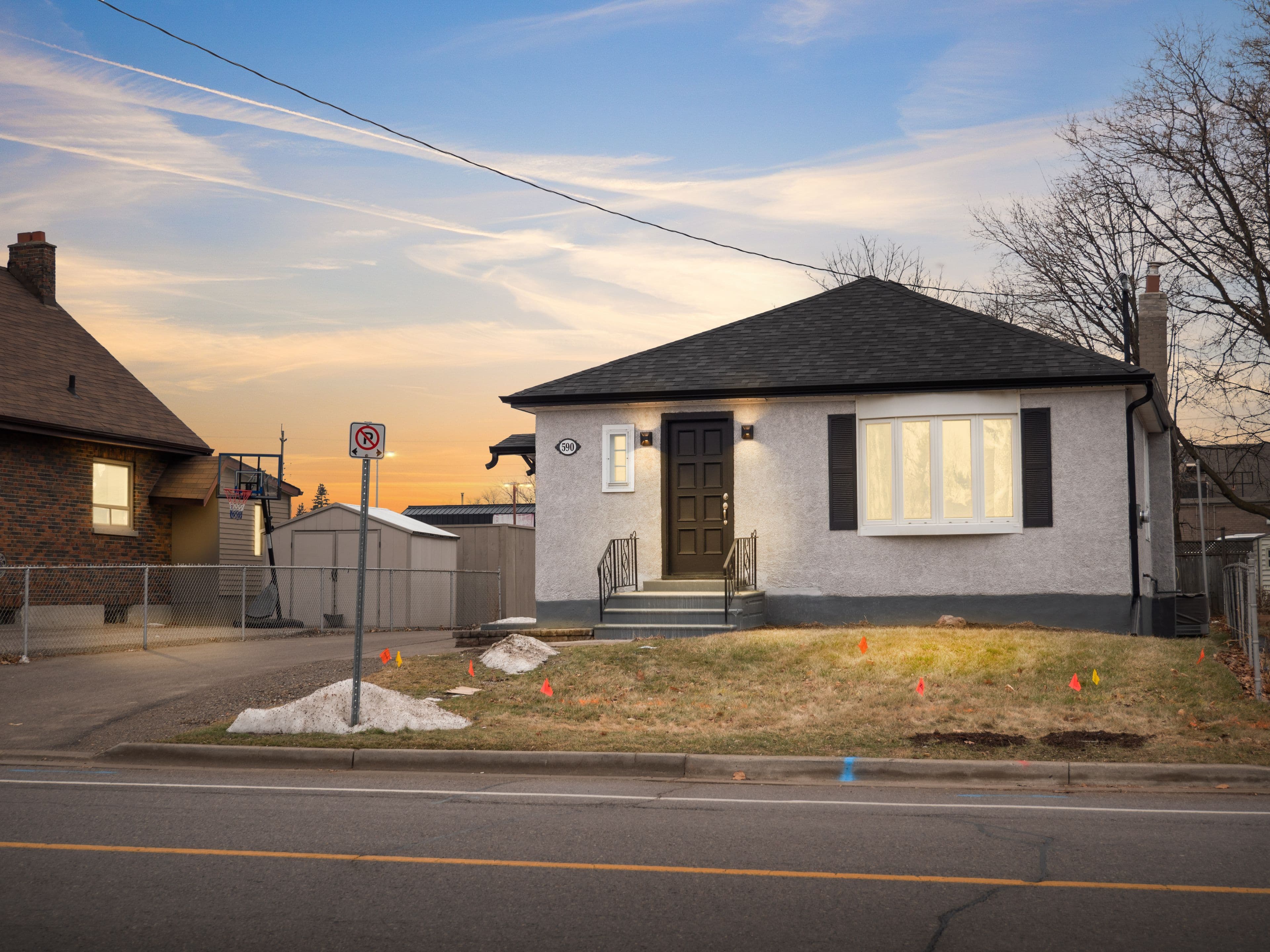 590 Athol Street E Upper, Oshawa, ON L1H 1M3