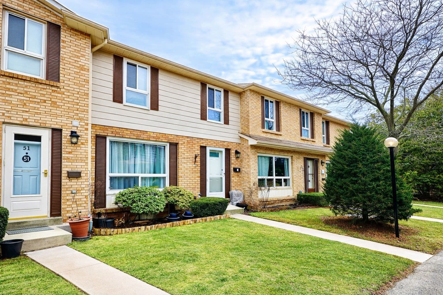 5475 Lakeshore Road 51, Burlington, ON L7L 1E1