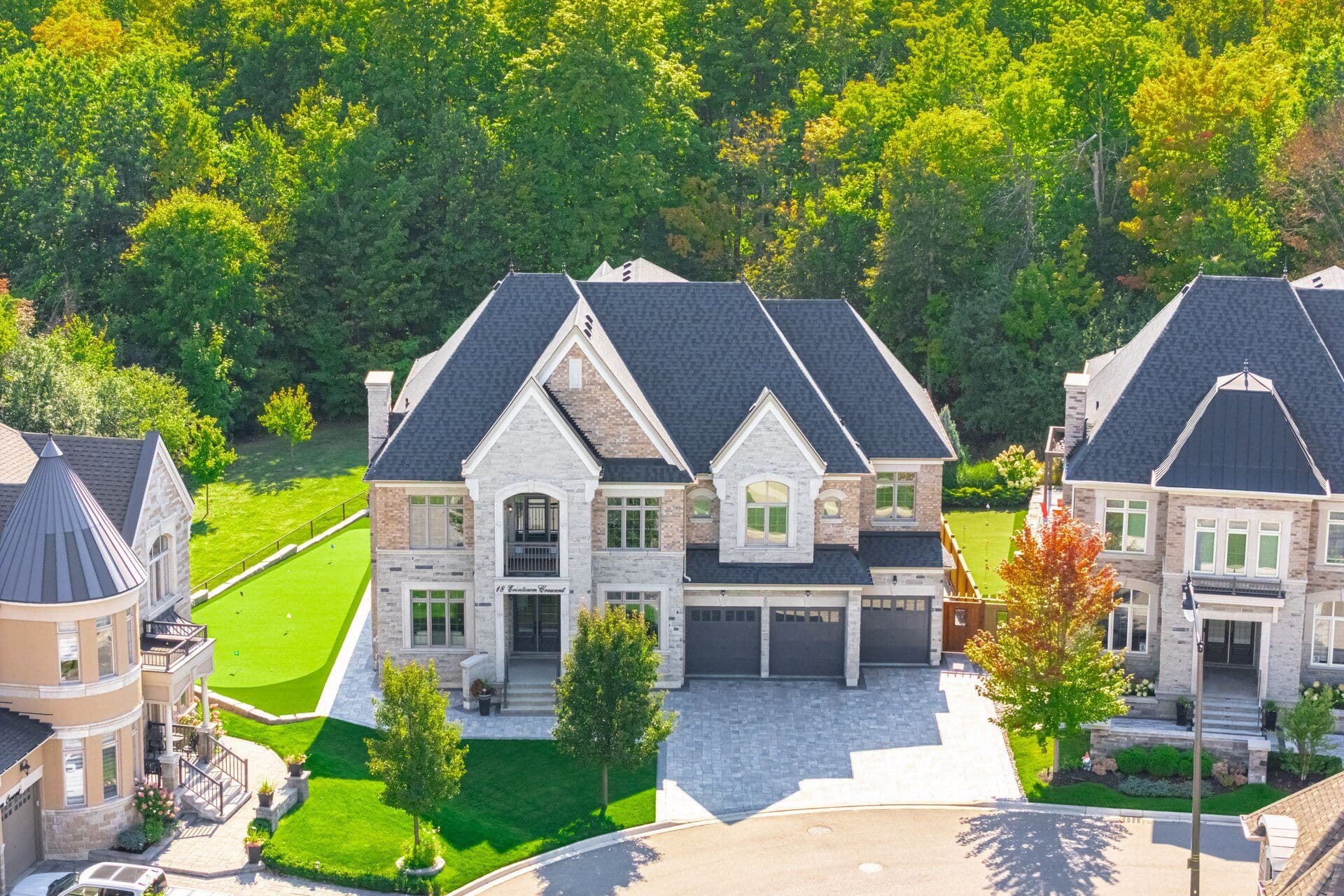 18 Erintown Crescent, Brampton, ON L6P 4H2