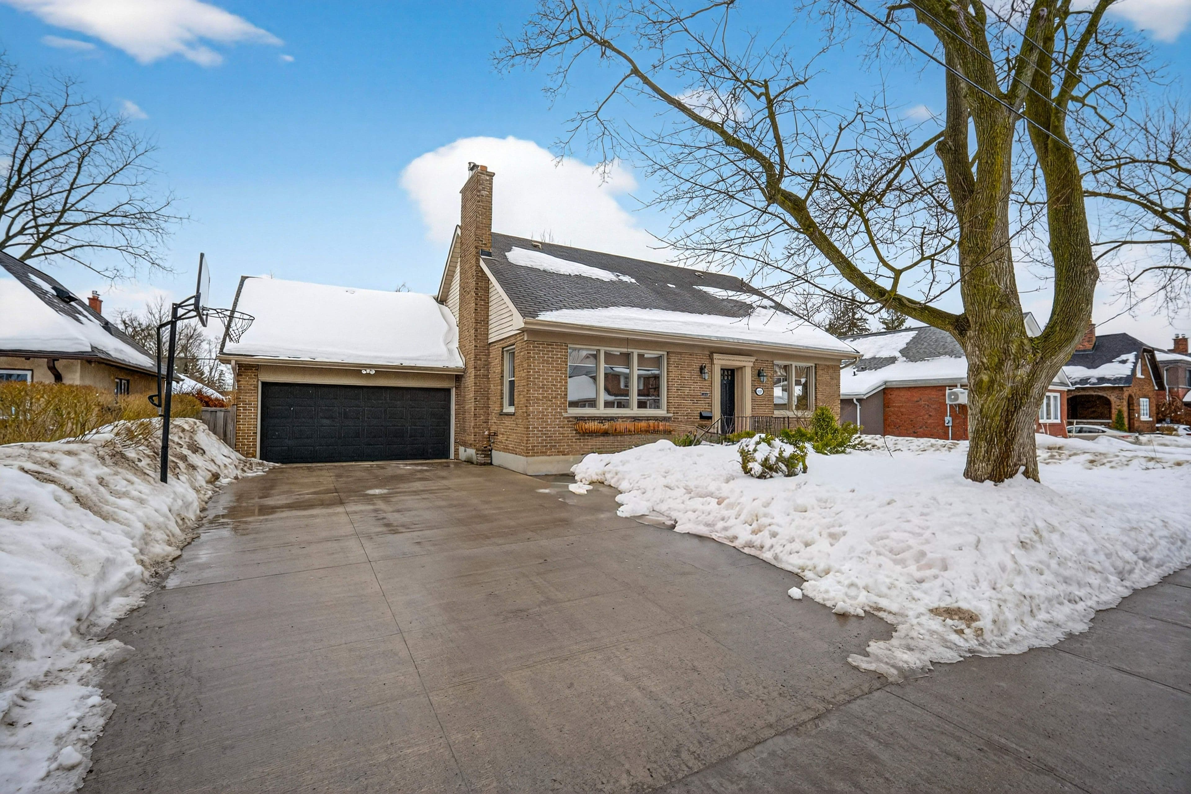 499 Hunter Street W, Peterborough, ON K9H 2M9