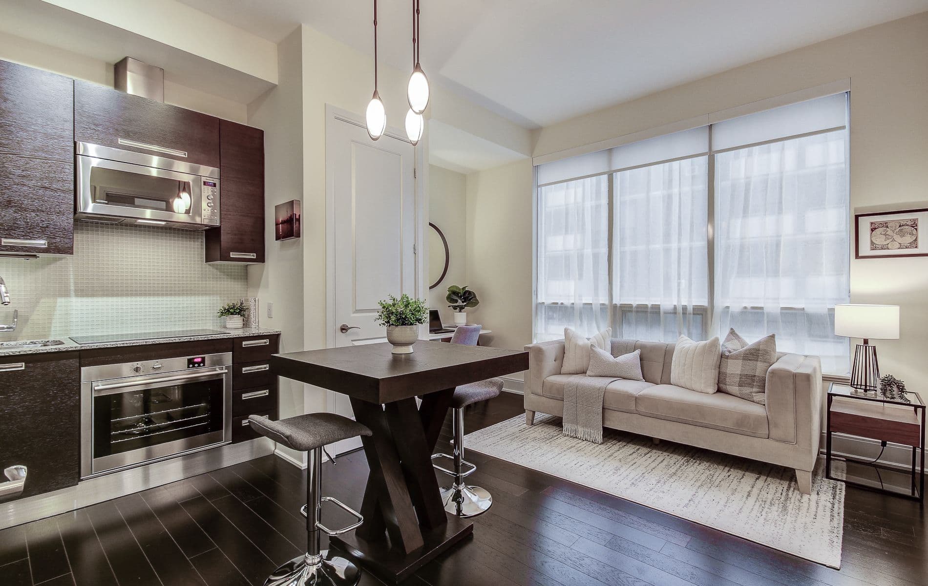 21 Balmuto Street 1403, Toronto C01, ON M4Y 1W4