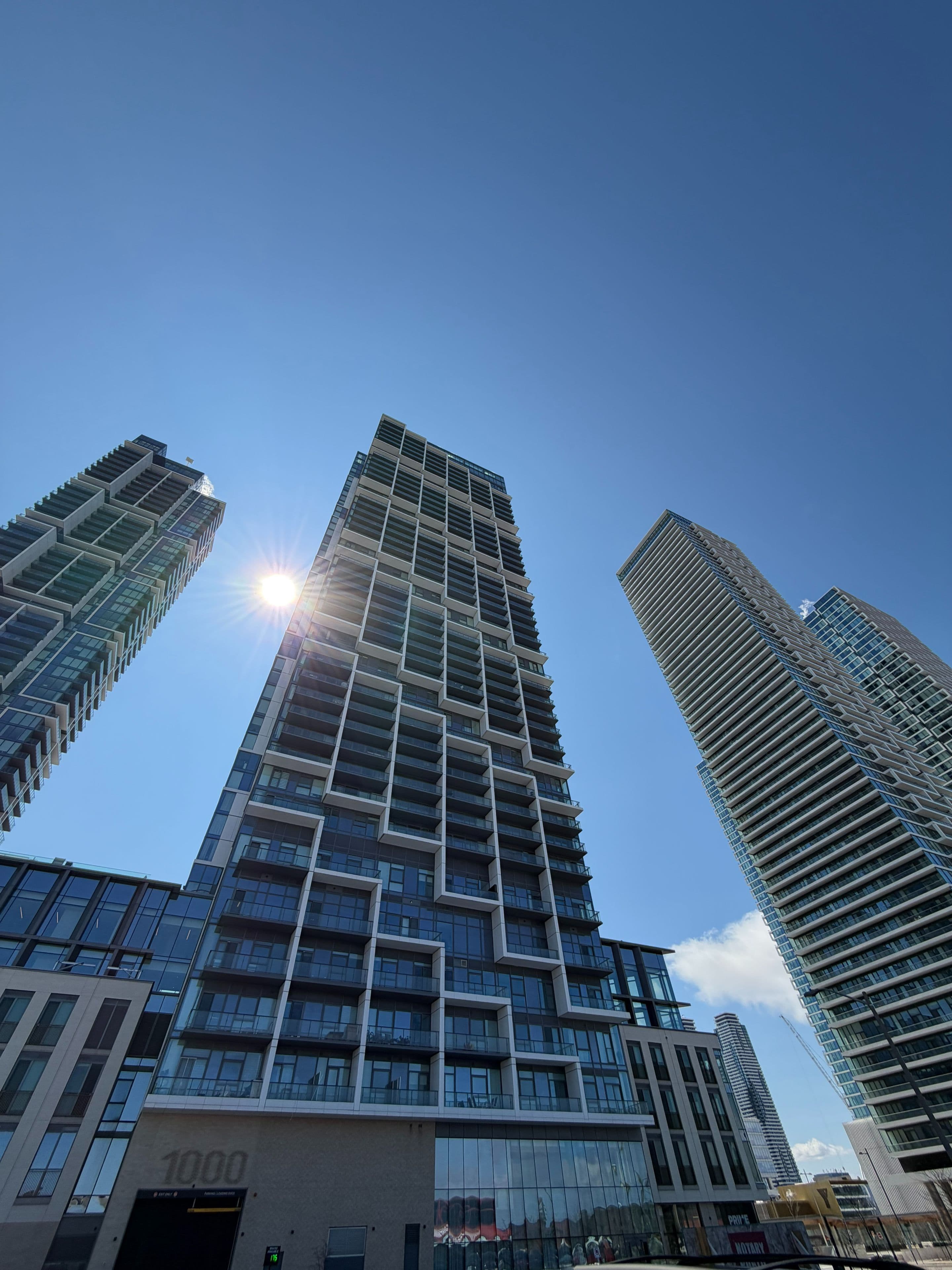 1000 Portage Parkway PH09, Vaughan, ON L4K 0L1