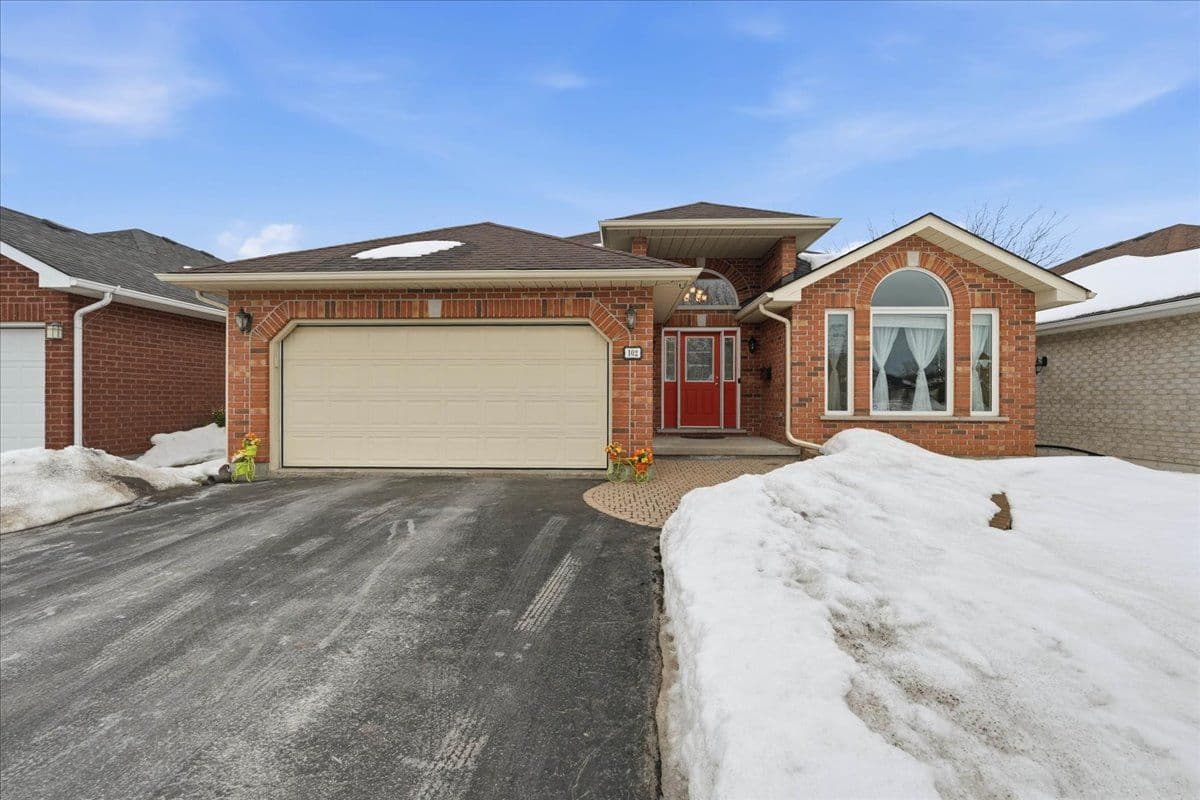 102 Hickory Grove, Belleville, ON K8N 5Z2