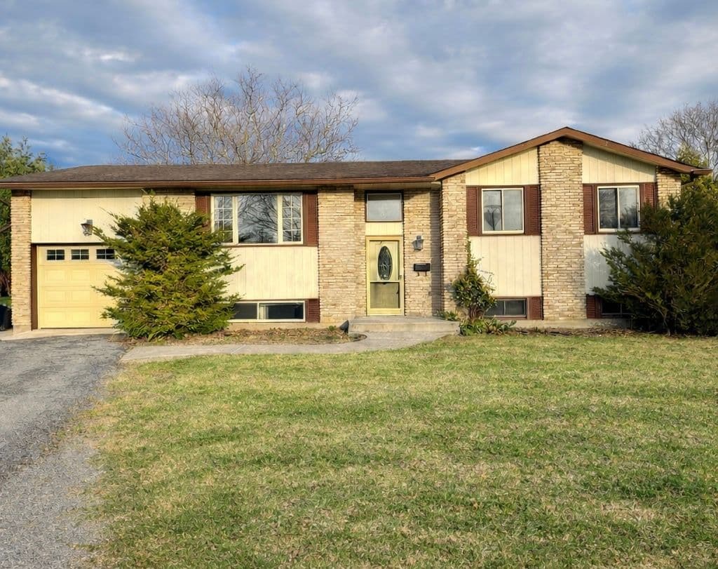 785 CANNIFF Place, Kingston, ON K7M 6T9