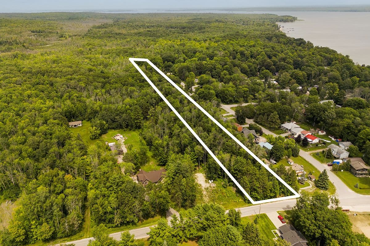 264 PEEK-A-BOO Trail, Tiny, ON L9M 0B3