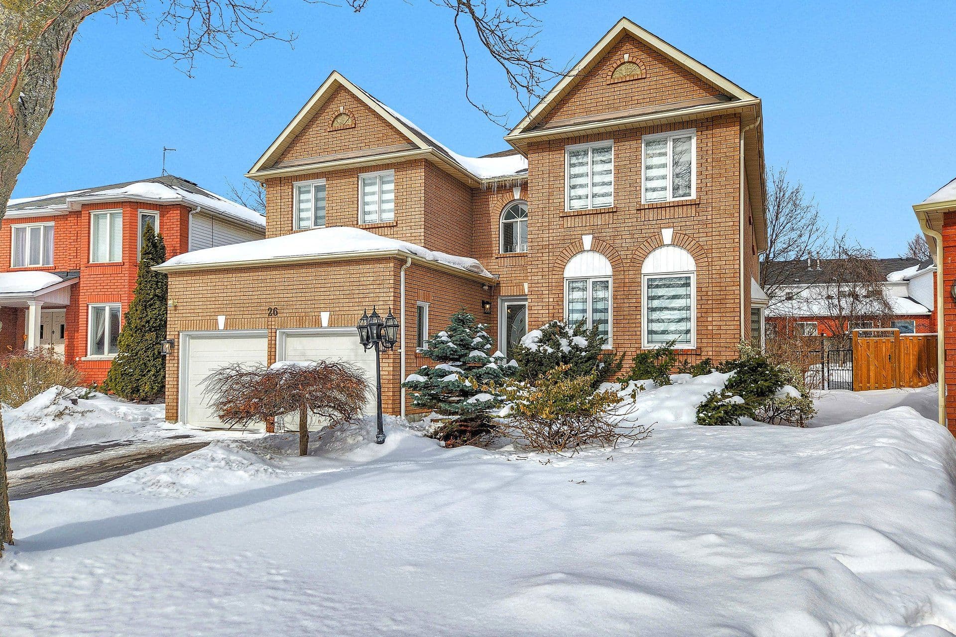 26 Wigston Court, Whitby, ON L1R 2B9