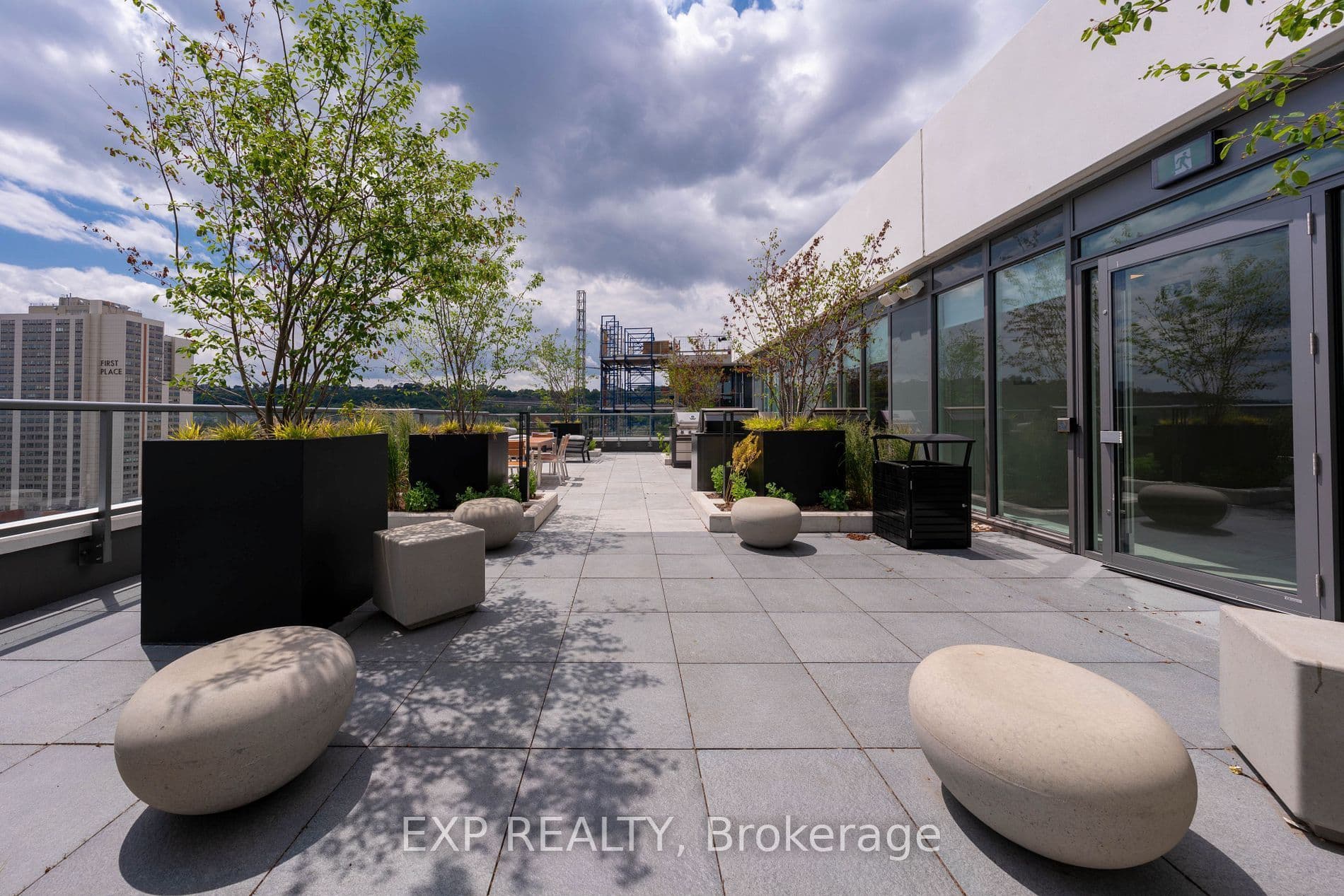 212 King William Street 1105, Hamilton, ON L8R 3N9