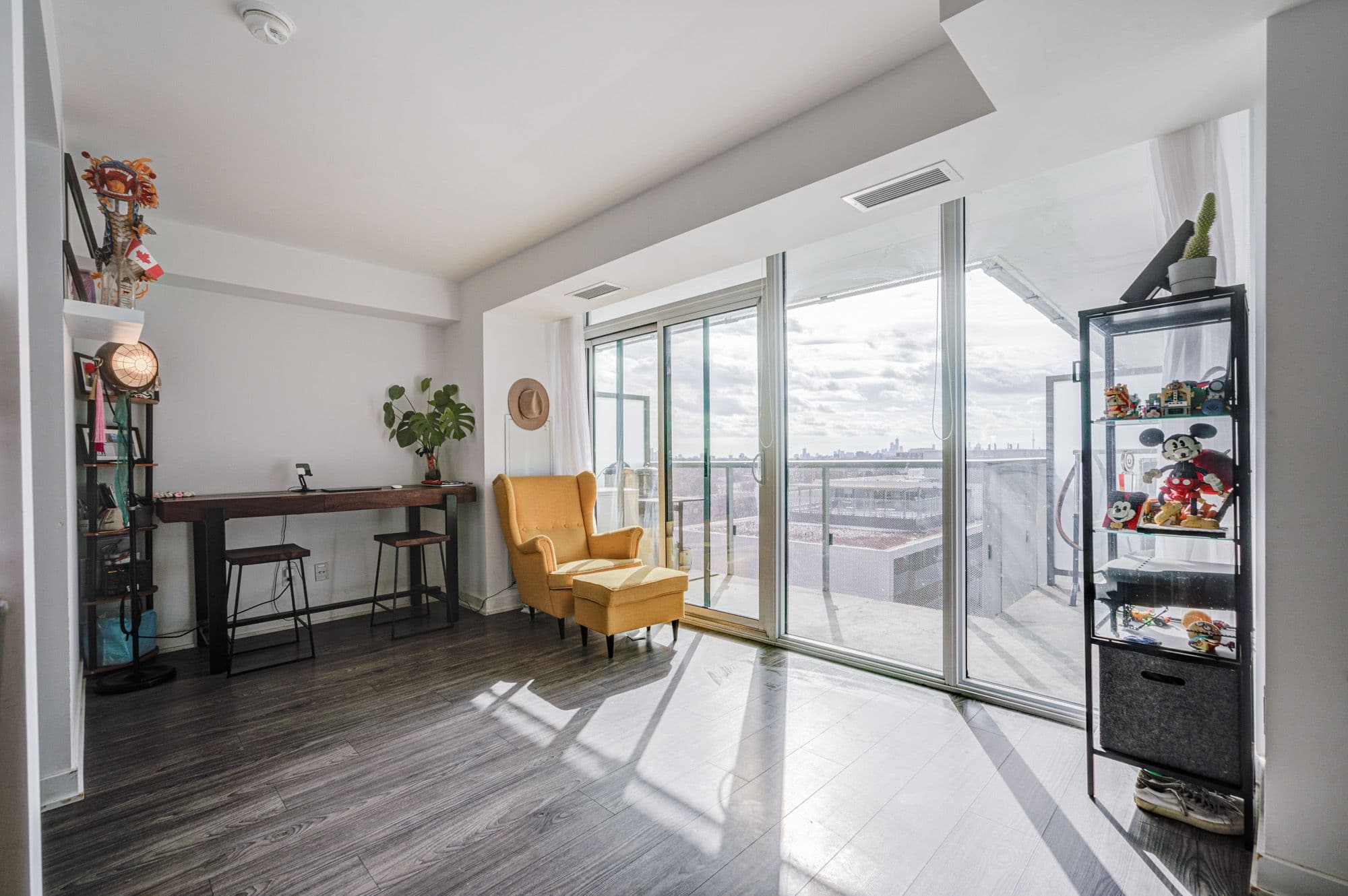 160 Flemington Road 901, Toronto W04, ON M6A 0A9