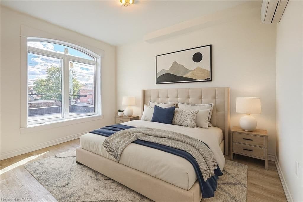 76 S Wentworth Street S 2, Hamilton, ON L8N 2Y9