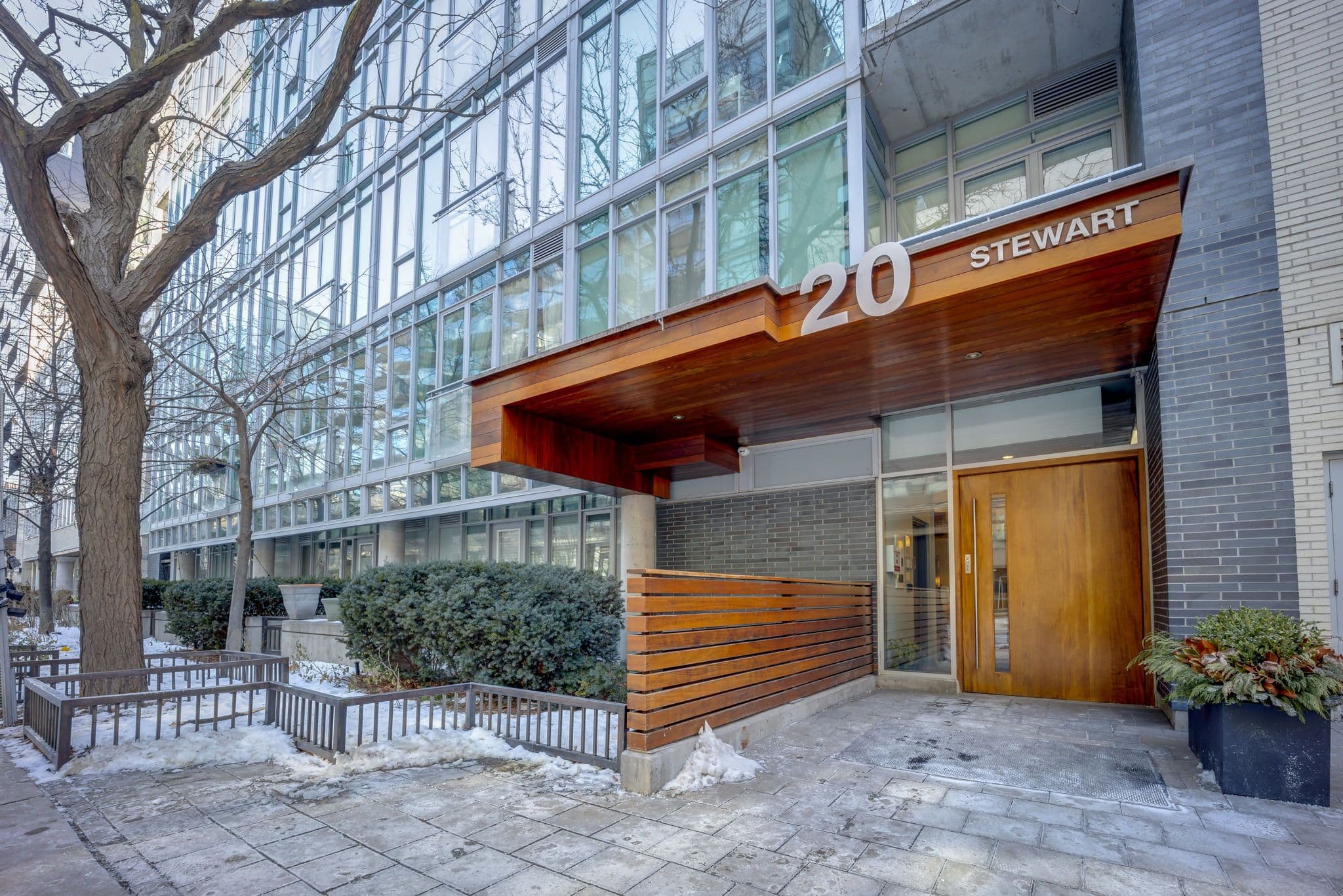 20 Stewart Street 604, Toronto C01, ON M5V 1H6