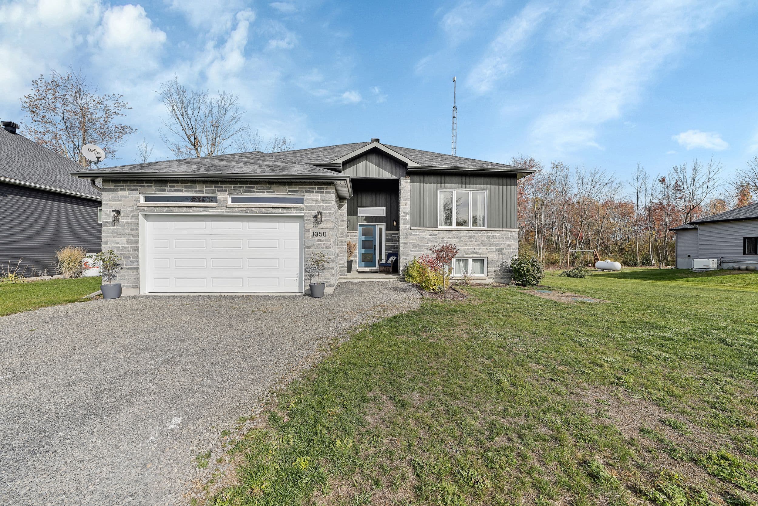 1350 Country Lane, North Dundas, ON K0C 2K0