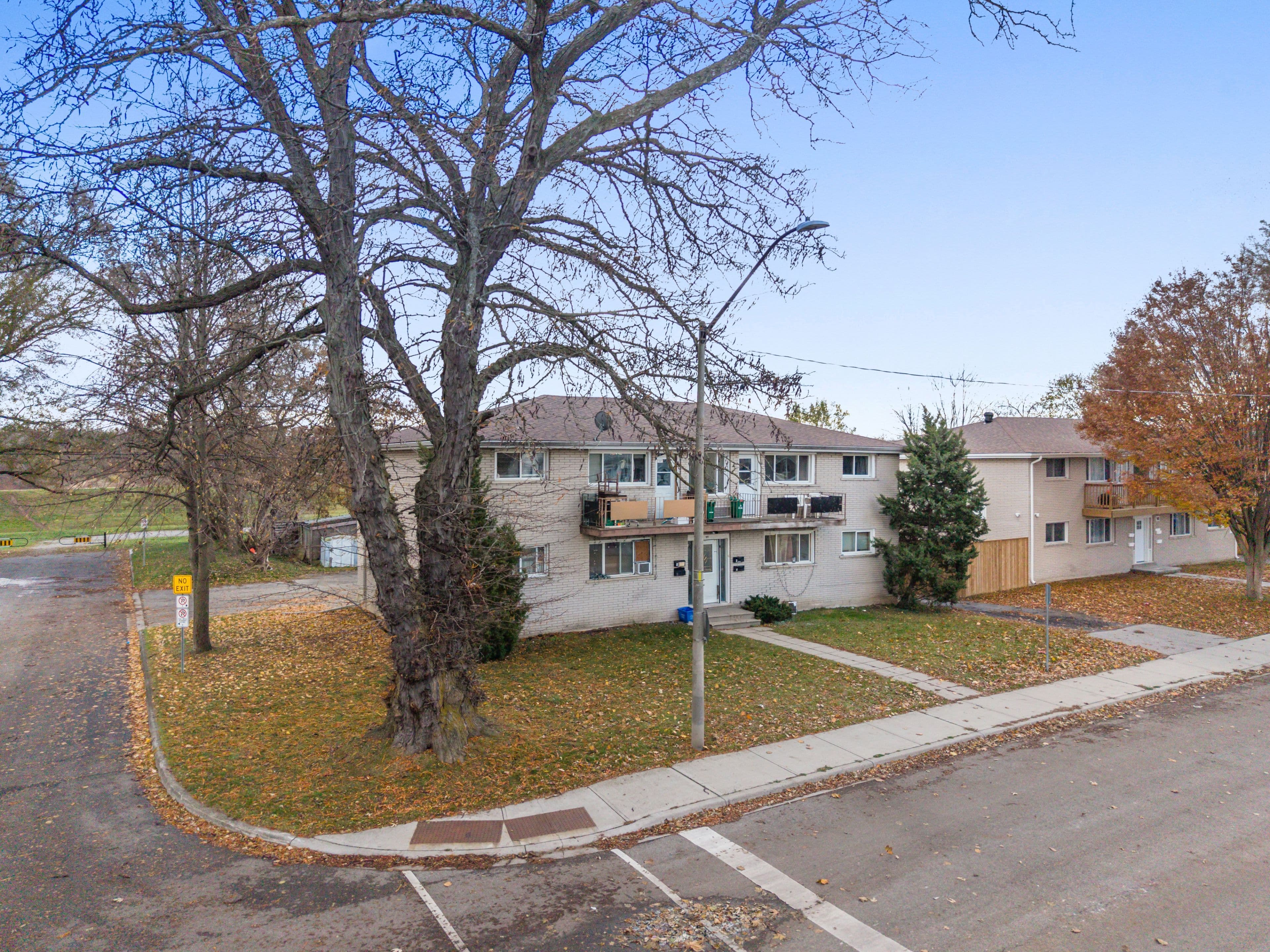 94 Sixth Avenue, Brantford, ON N3S 1B2