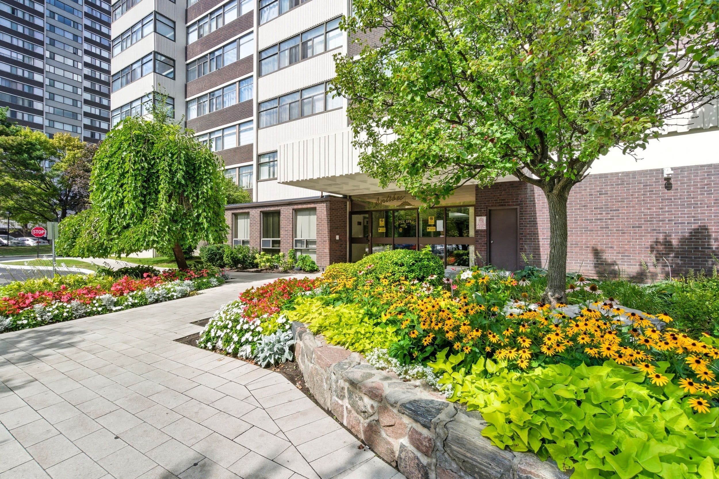 100 Antibes Drive 2706, Toronto C07, ON M2R 3N1