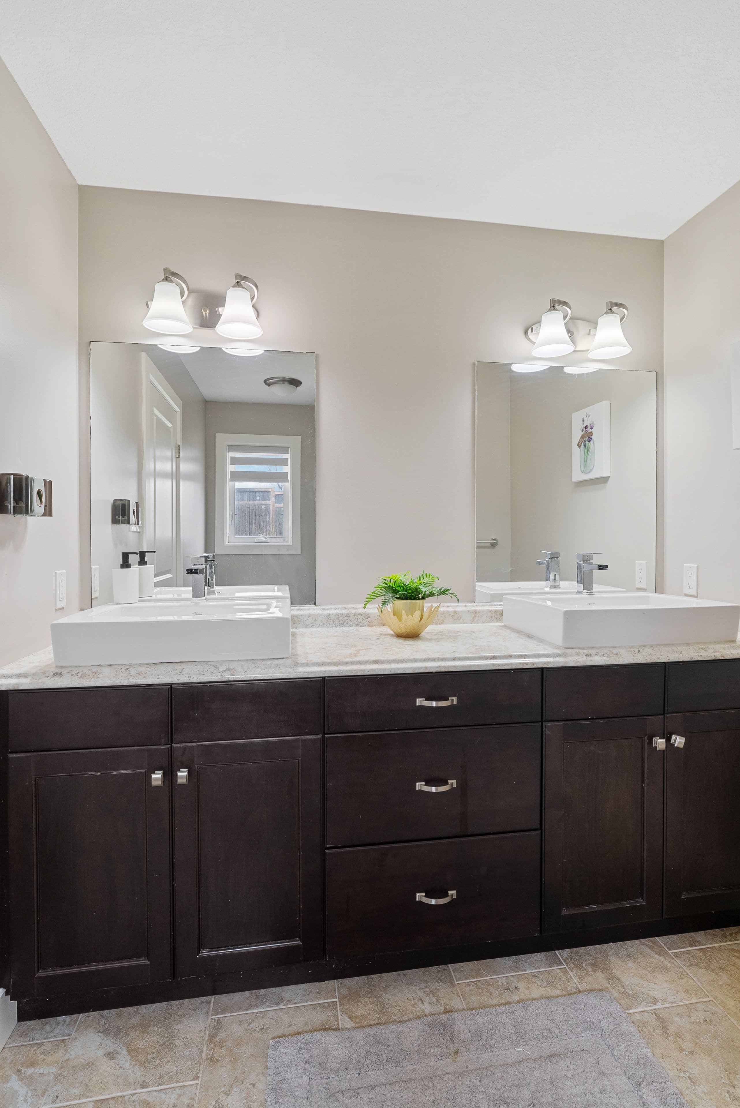 25 Queensway Drive, Strathroy-Caradoc, ON N7G 4M2