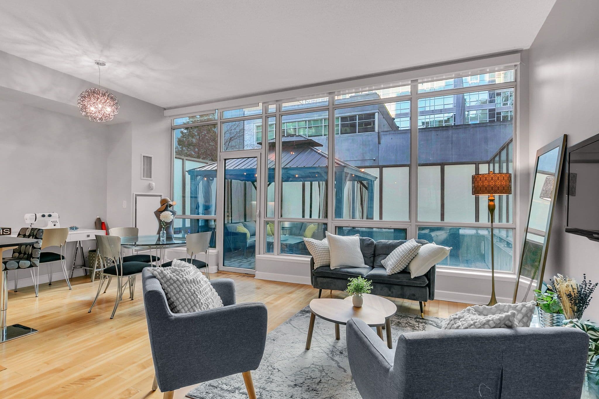 350 Wellington Street W G25, Toronto C01, ON M5V 3W9