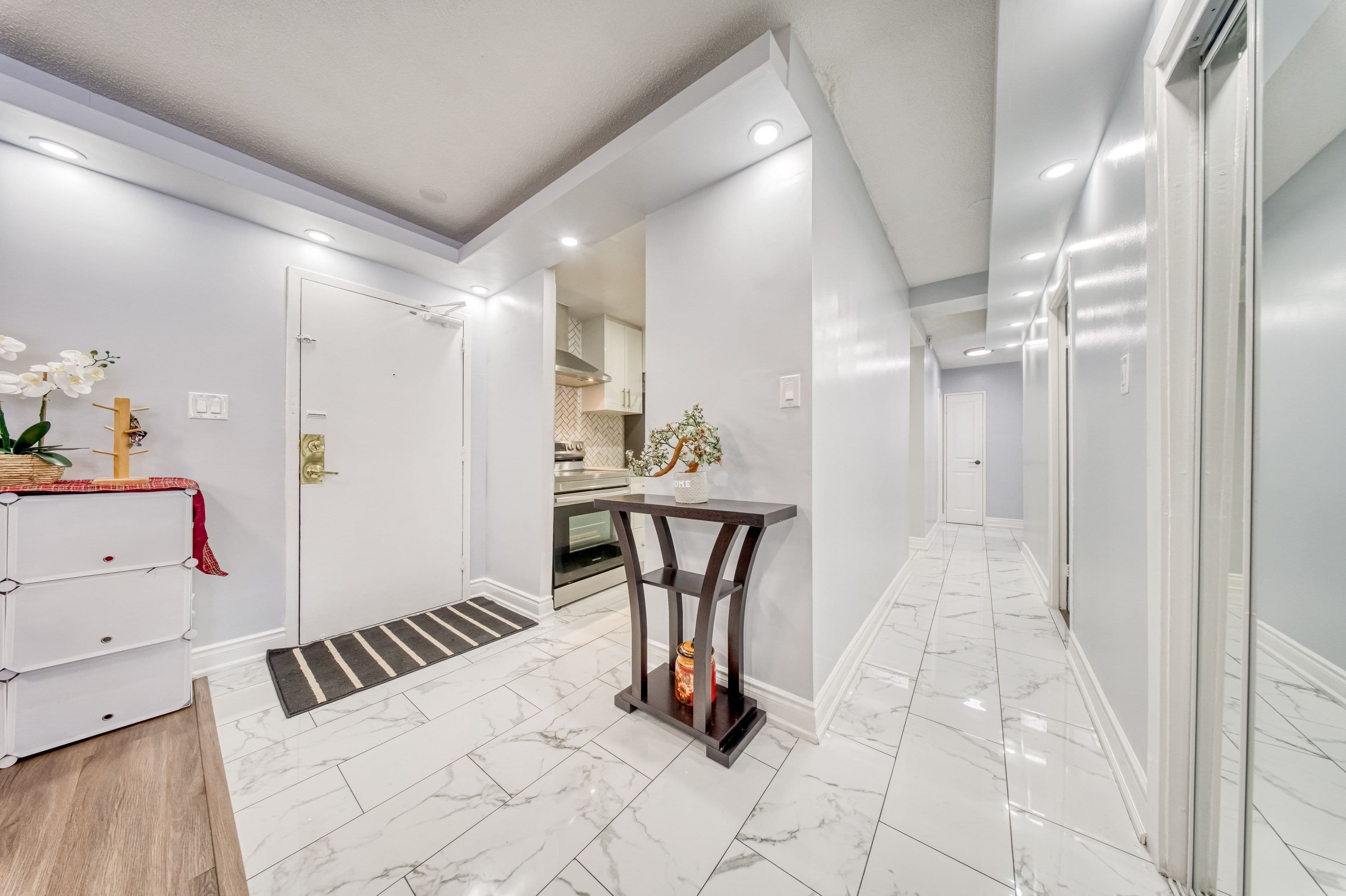 320 Dixon Road 2014, Toronto W09, ON M9R 1S8